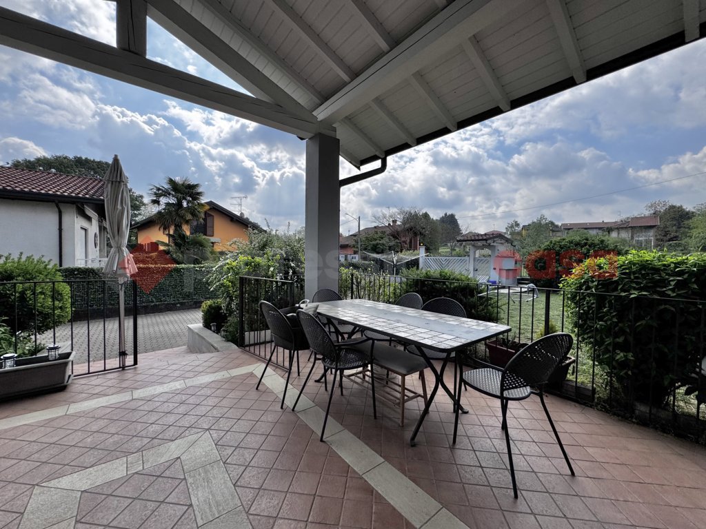 Villa in vendita a Castelletto Sopra Ticino