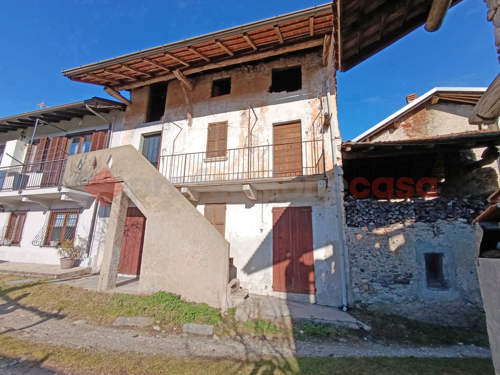 Rustico da ristrutturare a Borgo Ticino