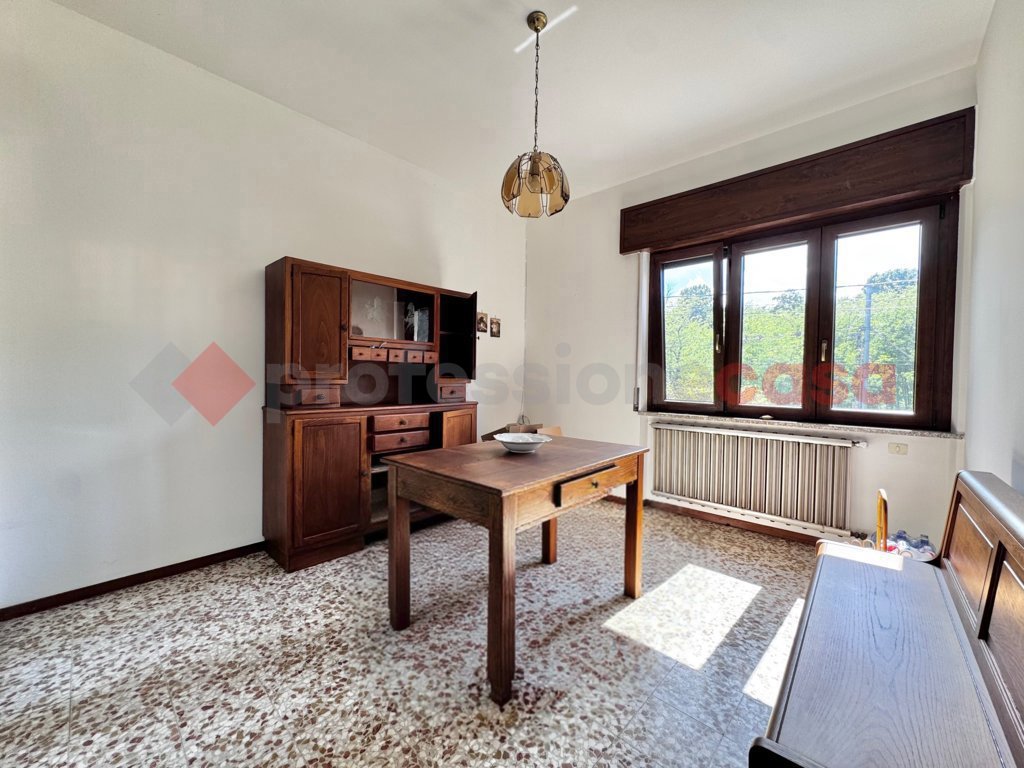 Villa con giardino a Dormelletto