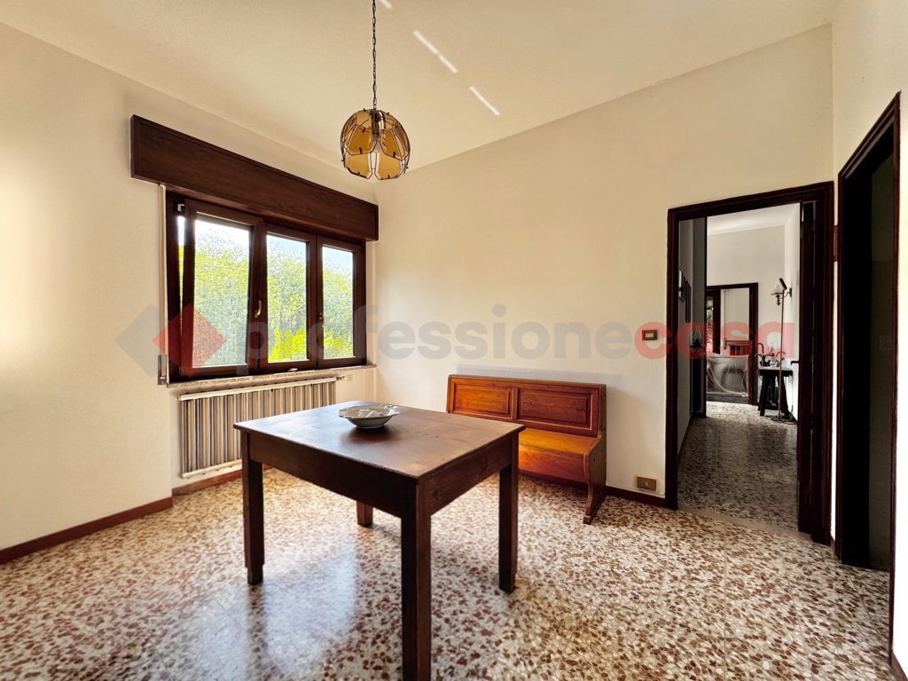 Villa con giardino a Dormelletto