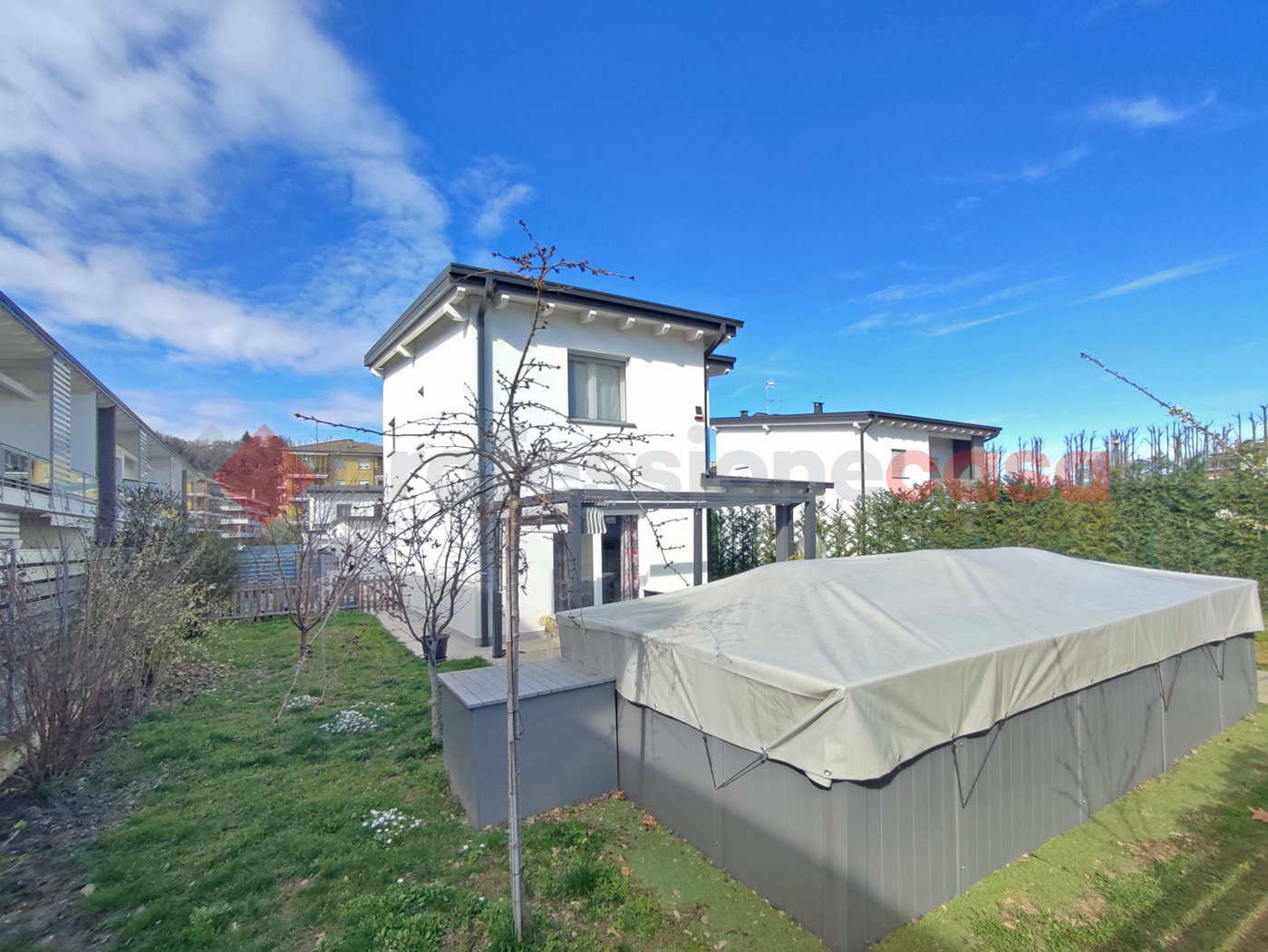 Villa con giardino a Arona