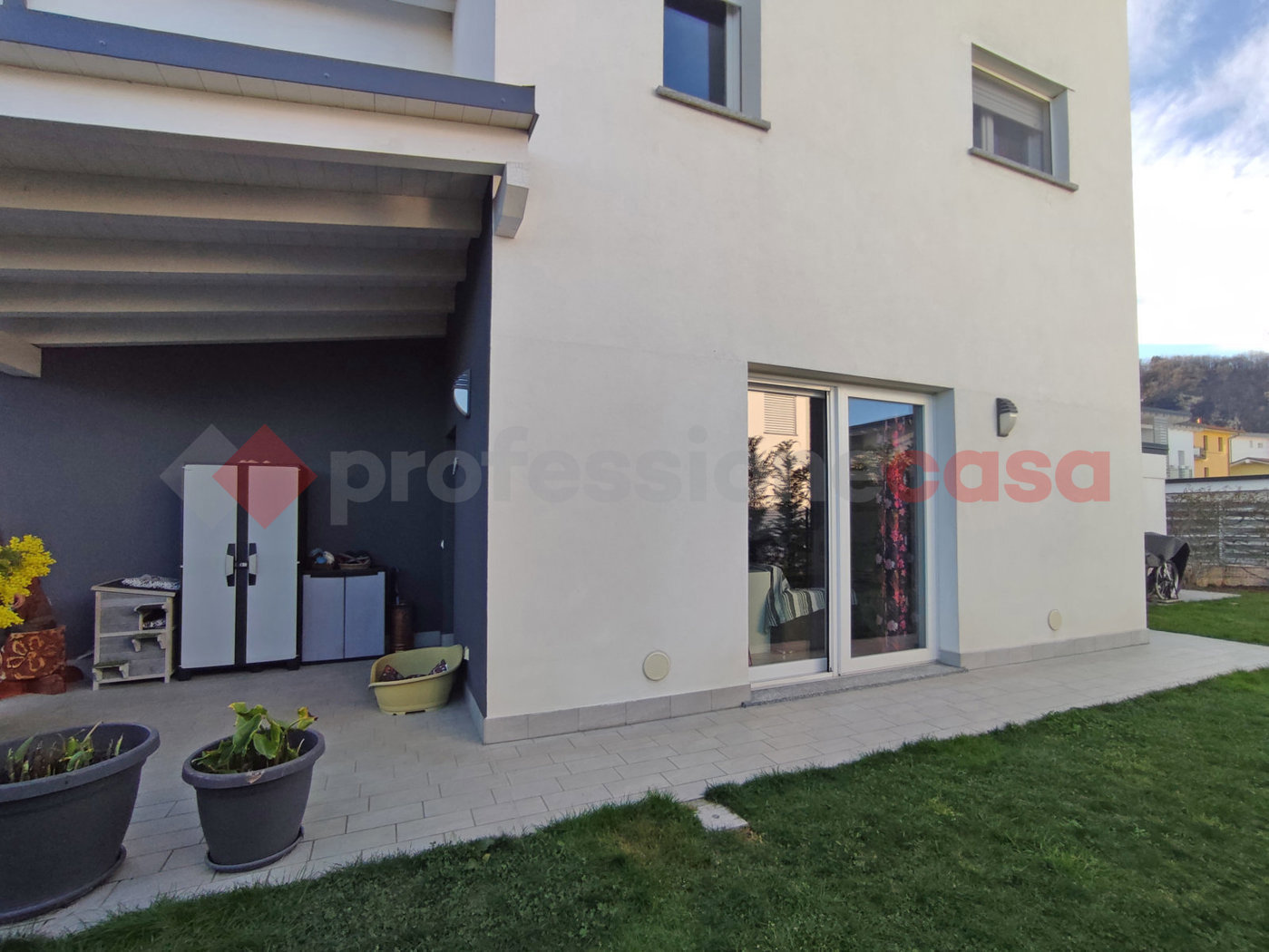 Villa con giardino a Arona