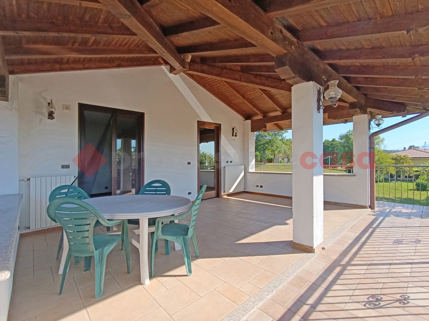 Villa con giardino a Paruzzaro