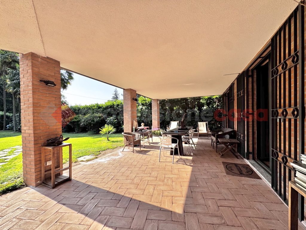 Villa in vendita a Meina