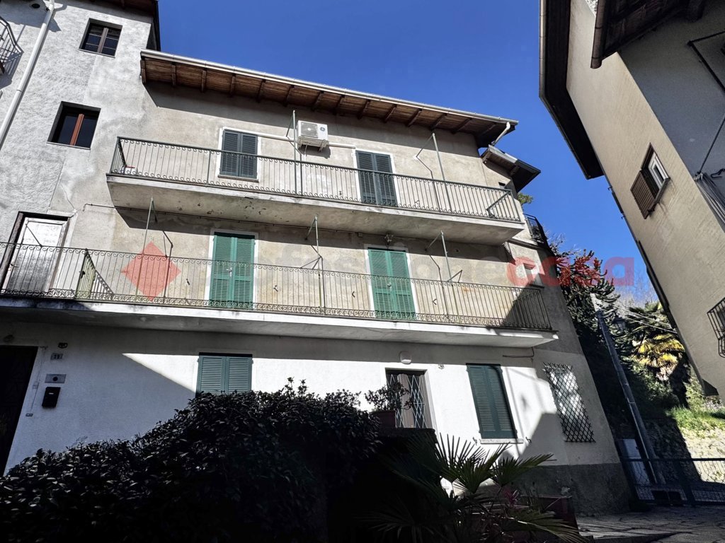 Casa indipendente vista lago a Arona