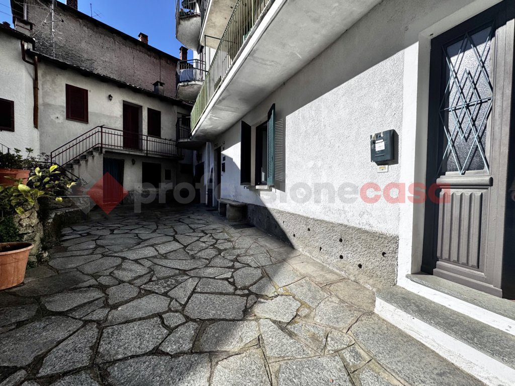 Casa indipendente vista lago a Arona