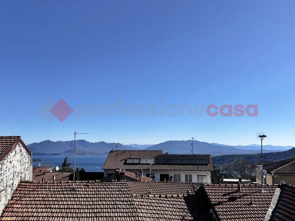 Casa indipendente vista lago a Arona