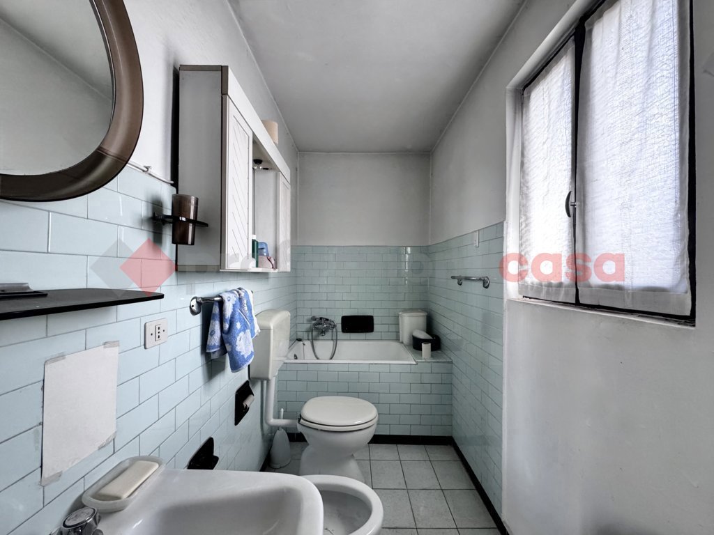 Casa indipendente con giardino a Paruzzaro
