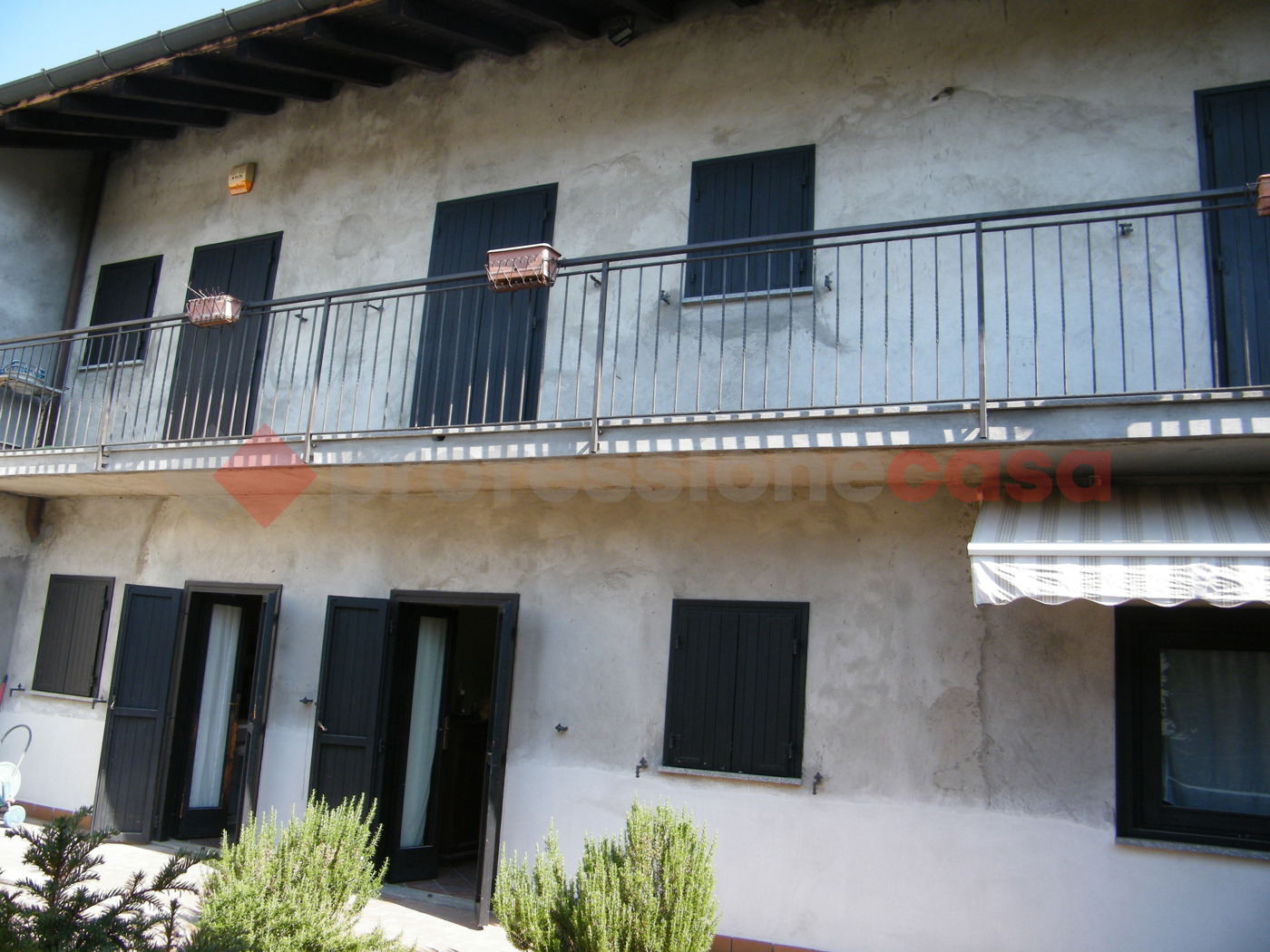 Casa indipendente ristrutturata a Varallo Pombia