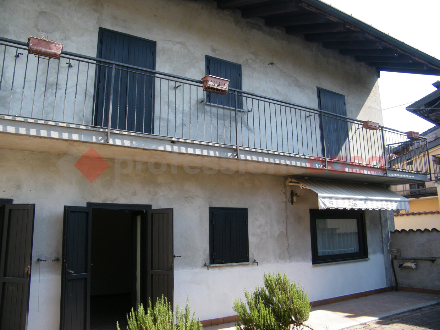 Casa indipendente ristrutturata a Varallo Pombia
