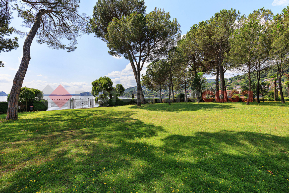 Villa in vendita a Meina