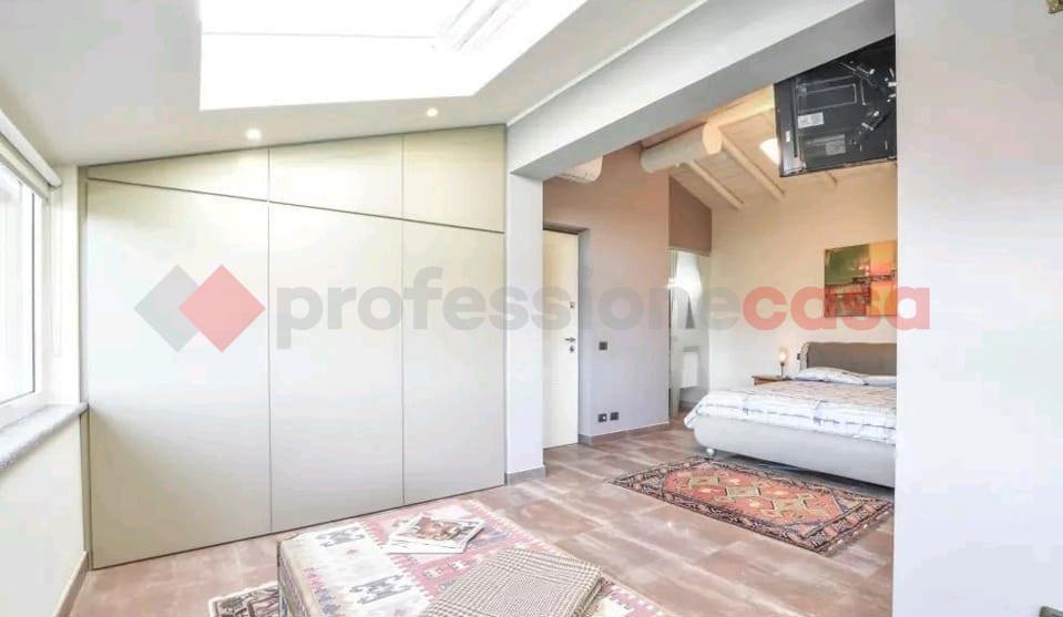 Villa con giardino a Dormelletto