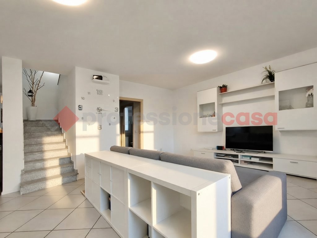 Villa con giardino a Arona