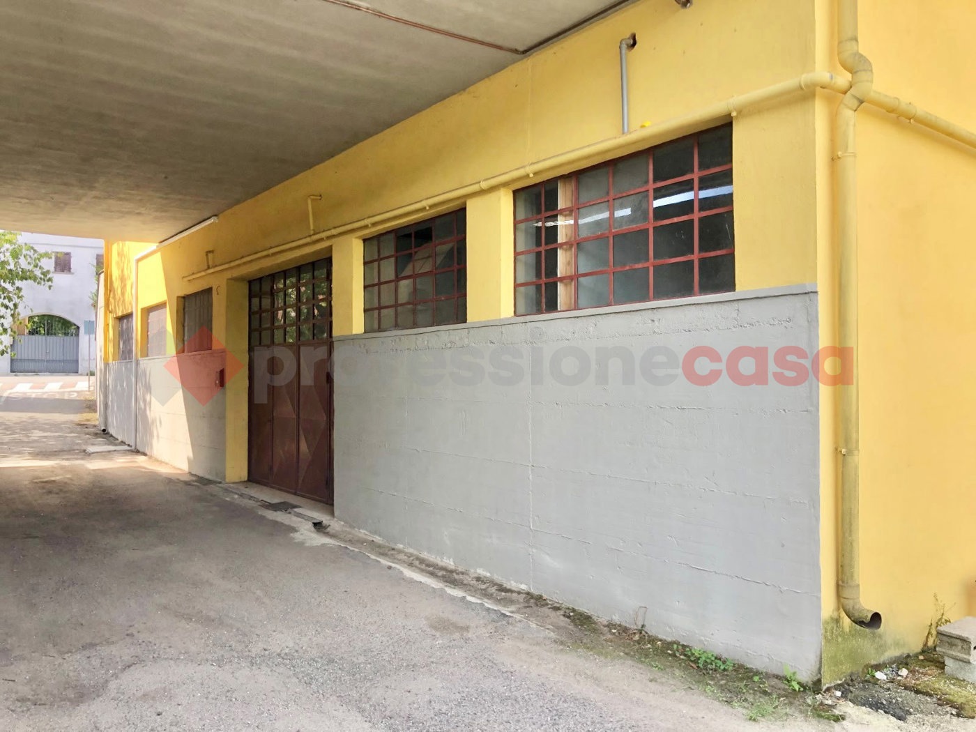 Capannone in vendita a Agrate Conturbia