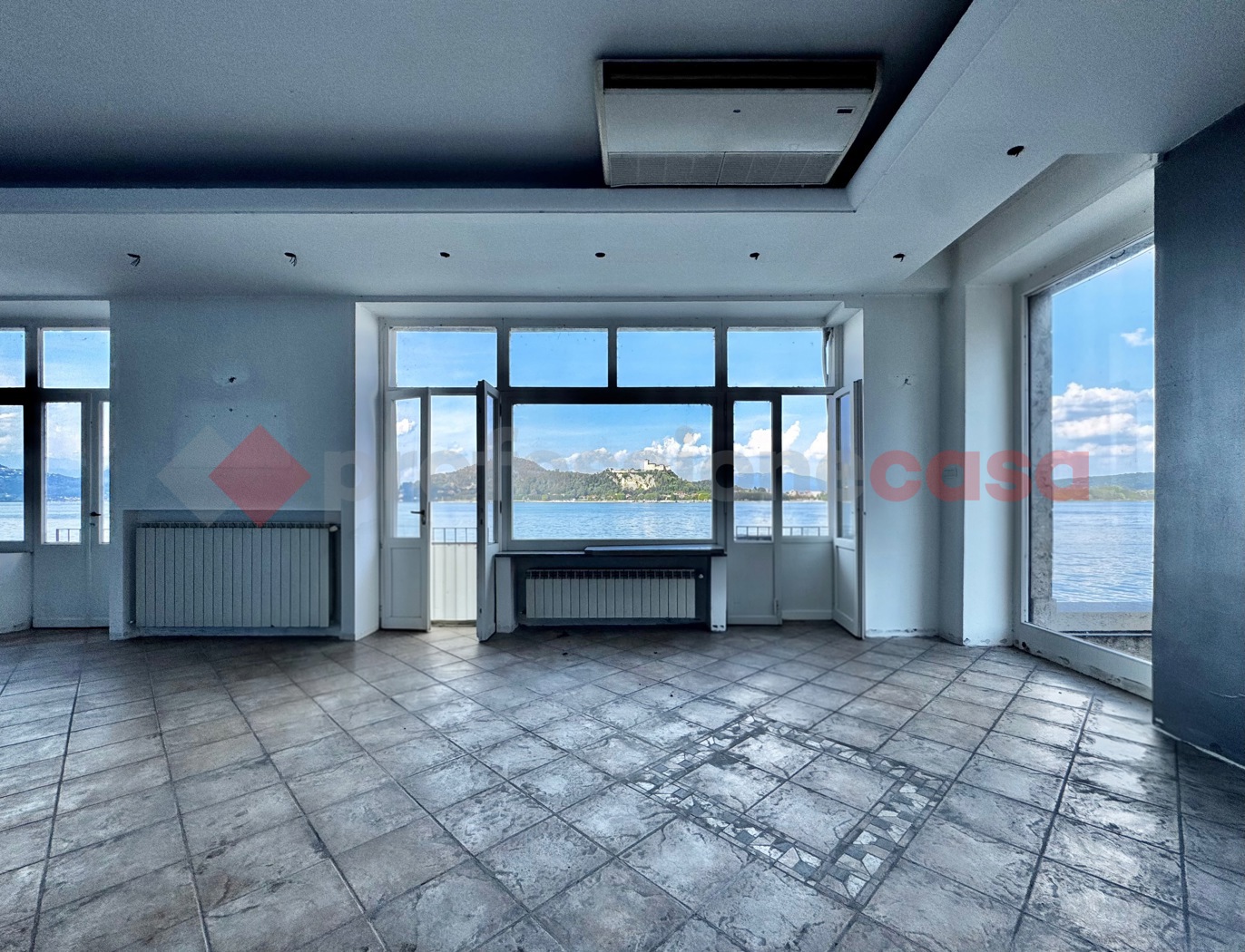 Attivit� commerciale Ristorante e pizzeria in affitto/gestione a Arona