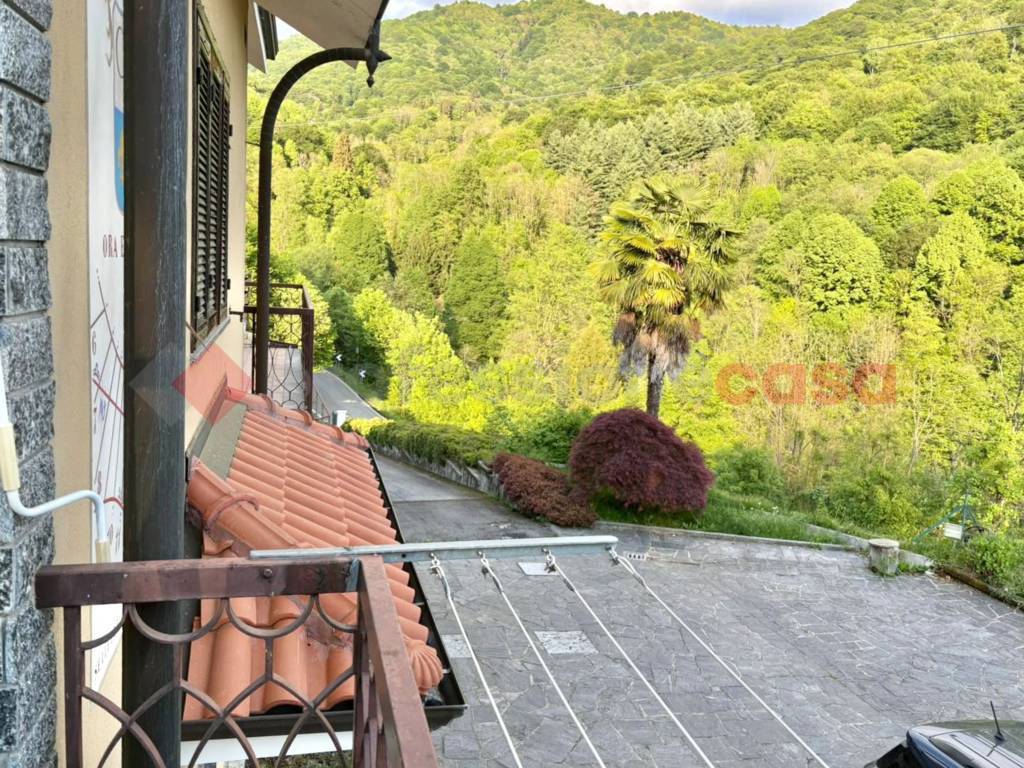Villa Bifamiliare con giardino a Varallo