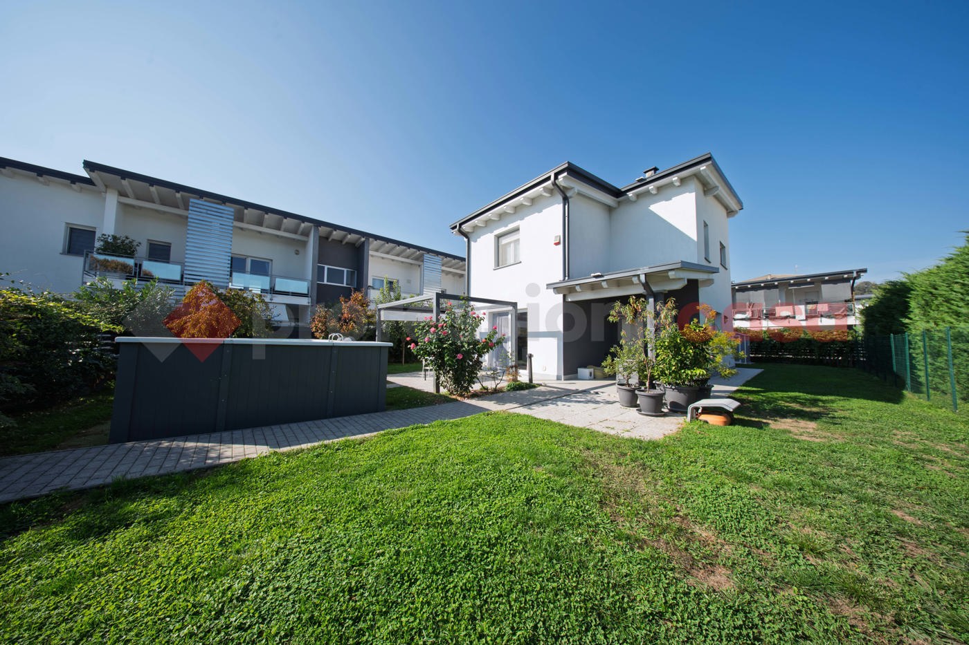 Villa con giardino a Arona