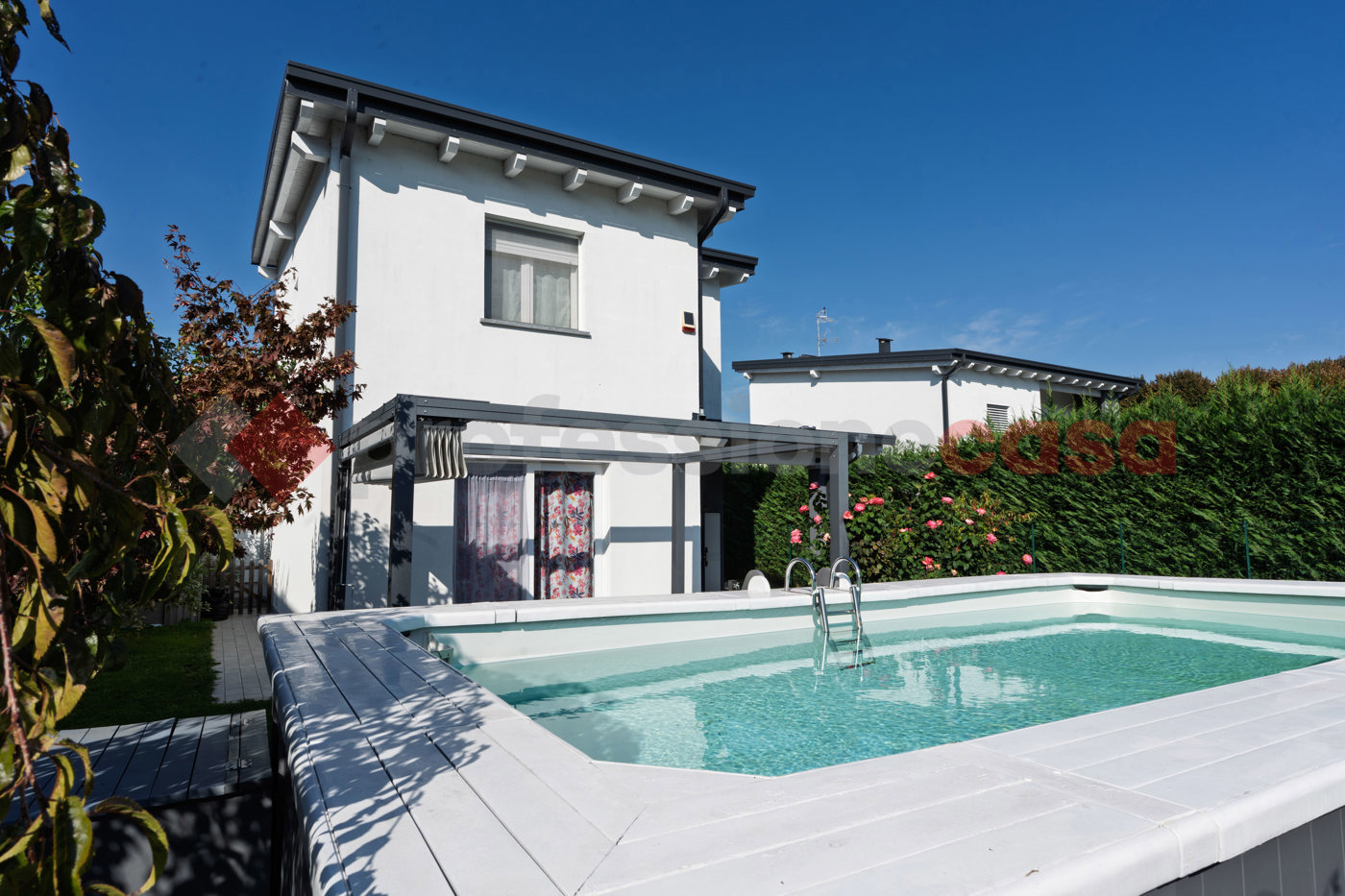 Villa con giardino a Arona