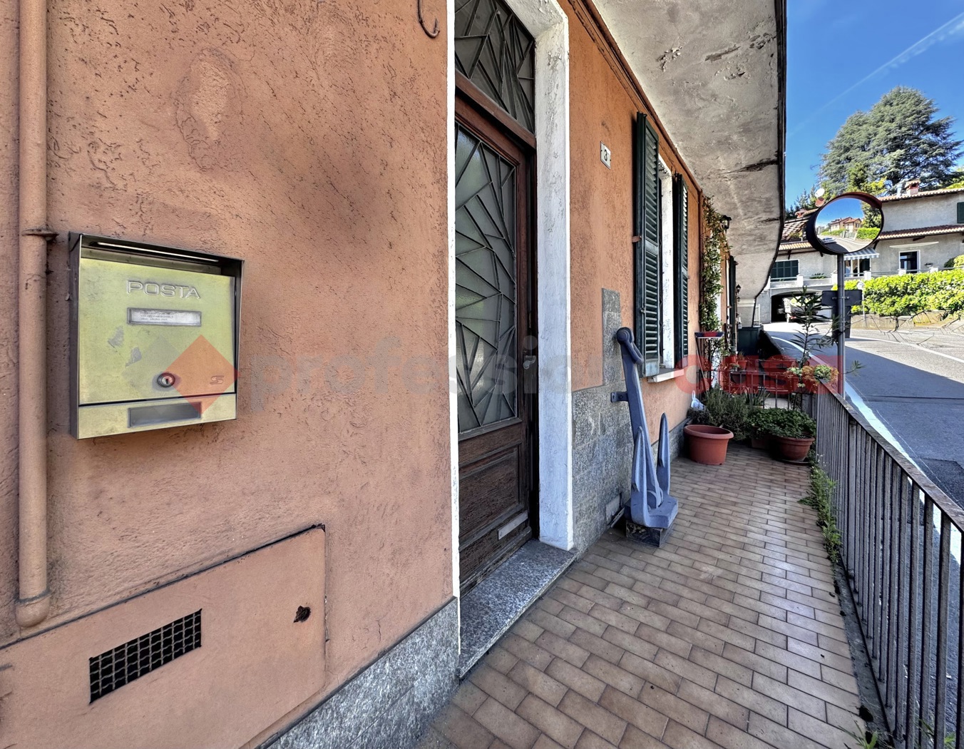 Bilocale da ristrutturare a Arona