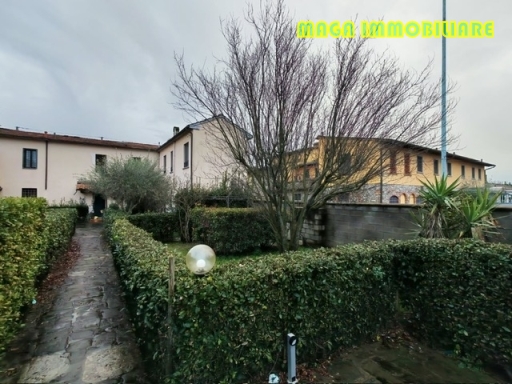 Monolocale con giardino, Prato fontanelle