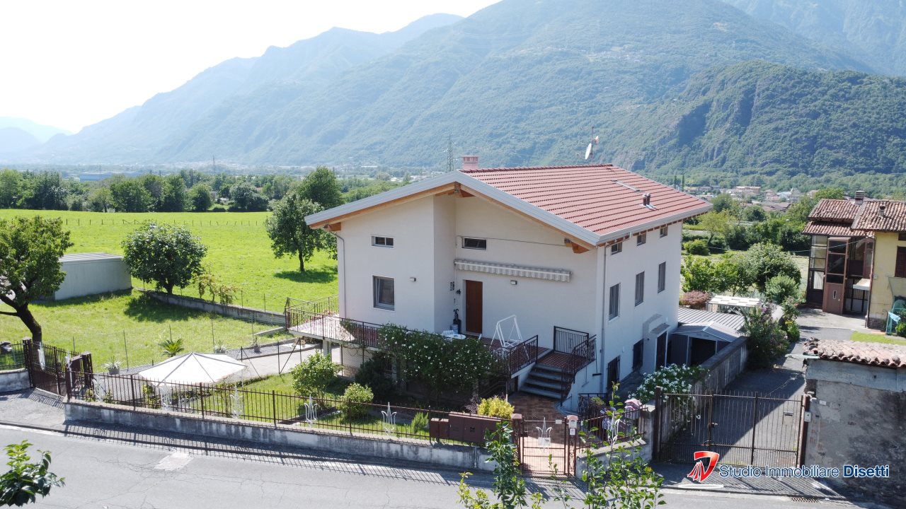 Casa indipendente in vendita a Darfo Boario Terme