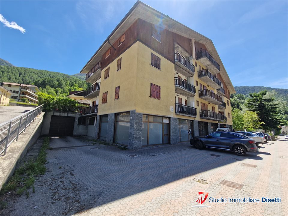 Locale commerciale in vendita a Corteno Golgi