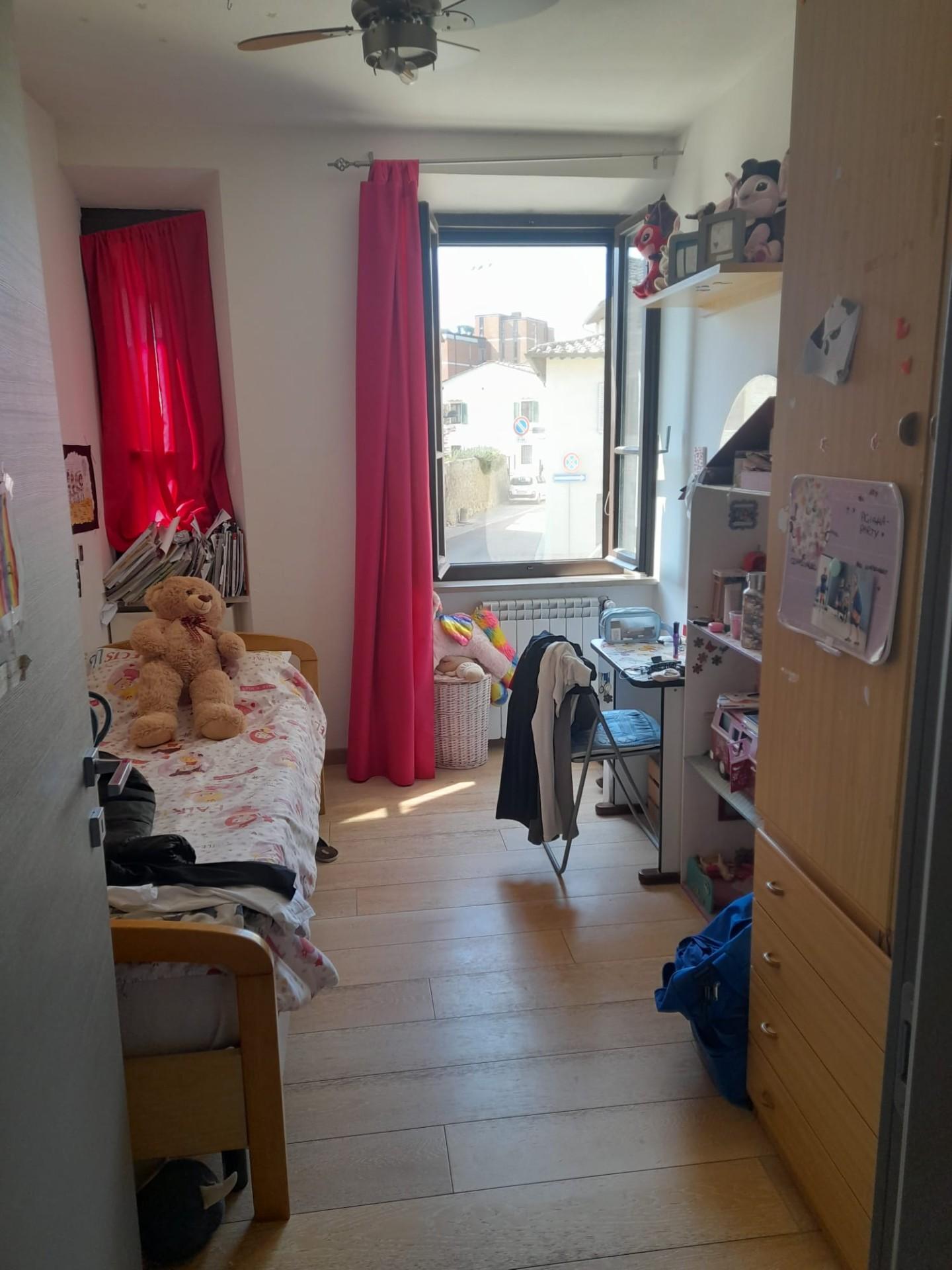 Quadrilocale ristrutturato, Colle di Val d'Elsa zona centro,colle bassa