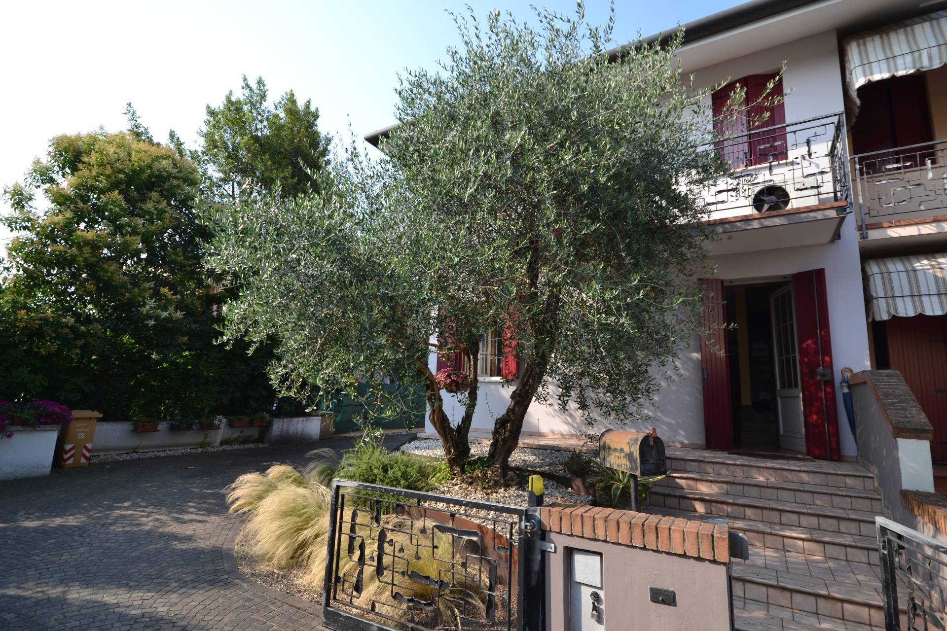 Abbinata/Bifamiliare in vendita a Paese, Castagnole