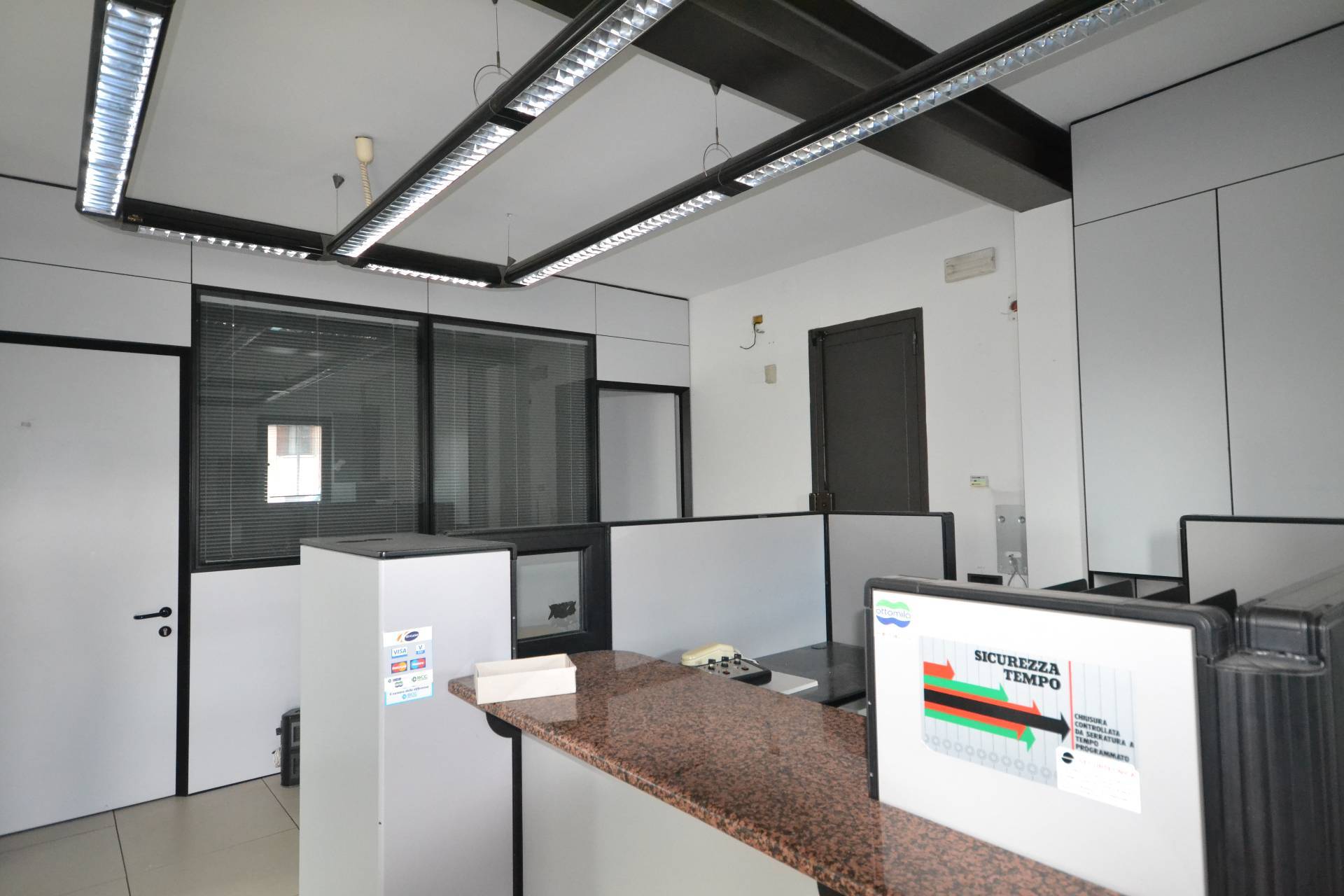 Locale commerciale in affitto a Monfumo, Castelli