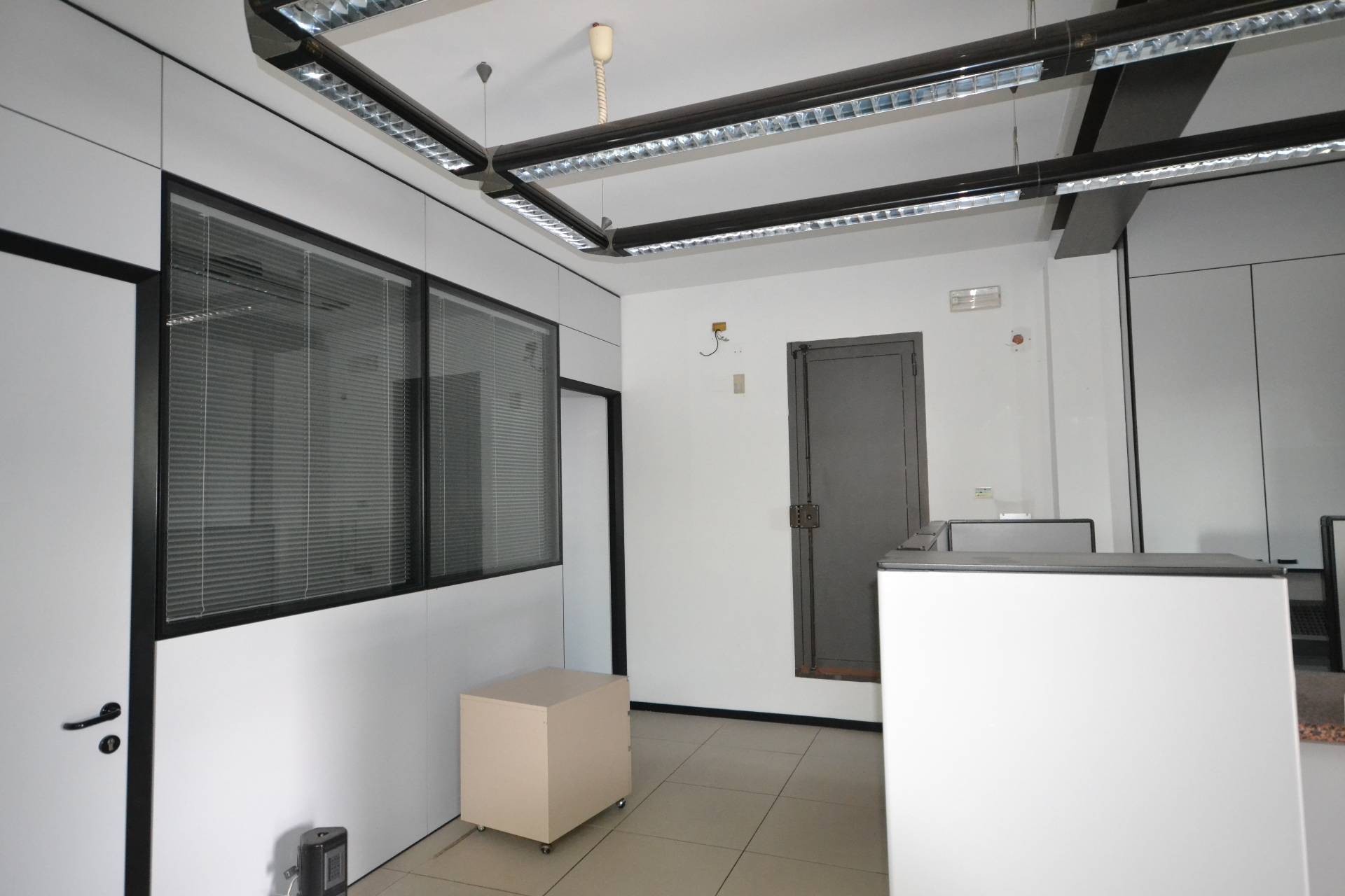 Locale commerciale in affitto a Monfumo, Castelli