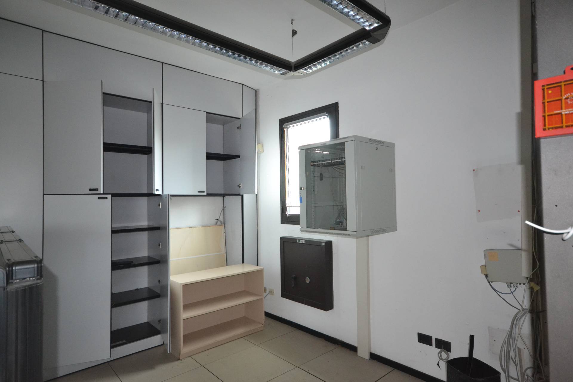 Locale commerciale in affitto a Monfumo, Castelli