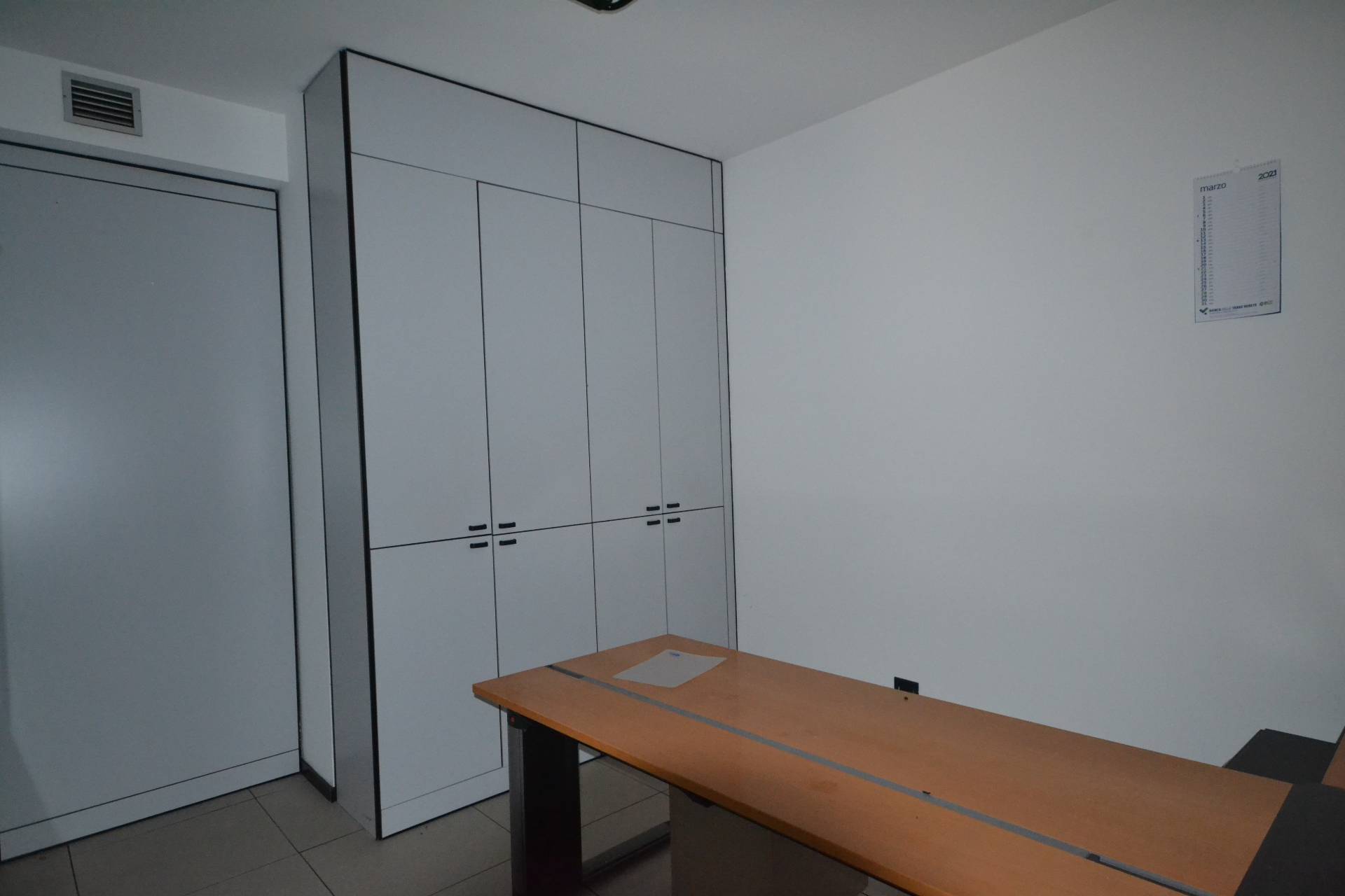 Locale commerciale in affitto a Monfumo, Castelli