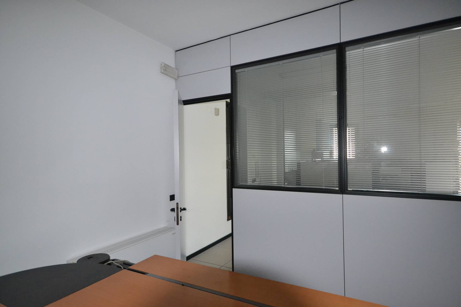 Locale commerciale in affitto a Monfumo, Castelli