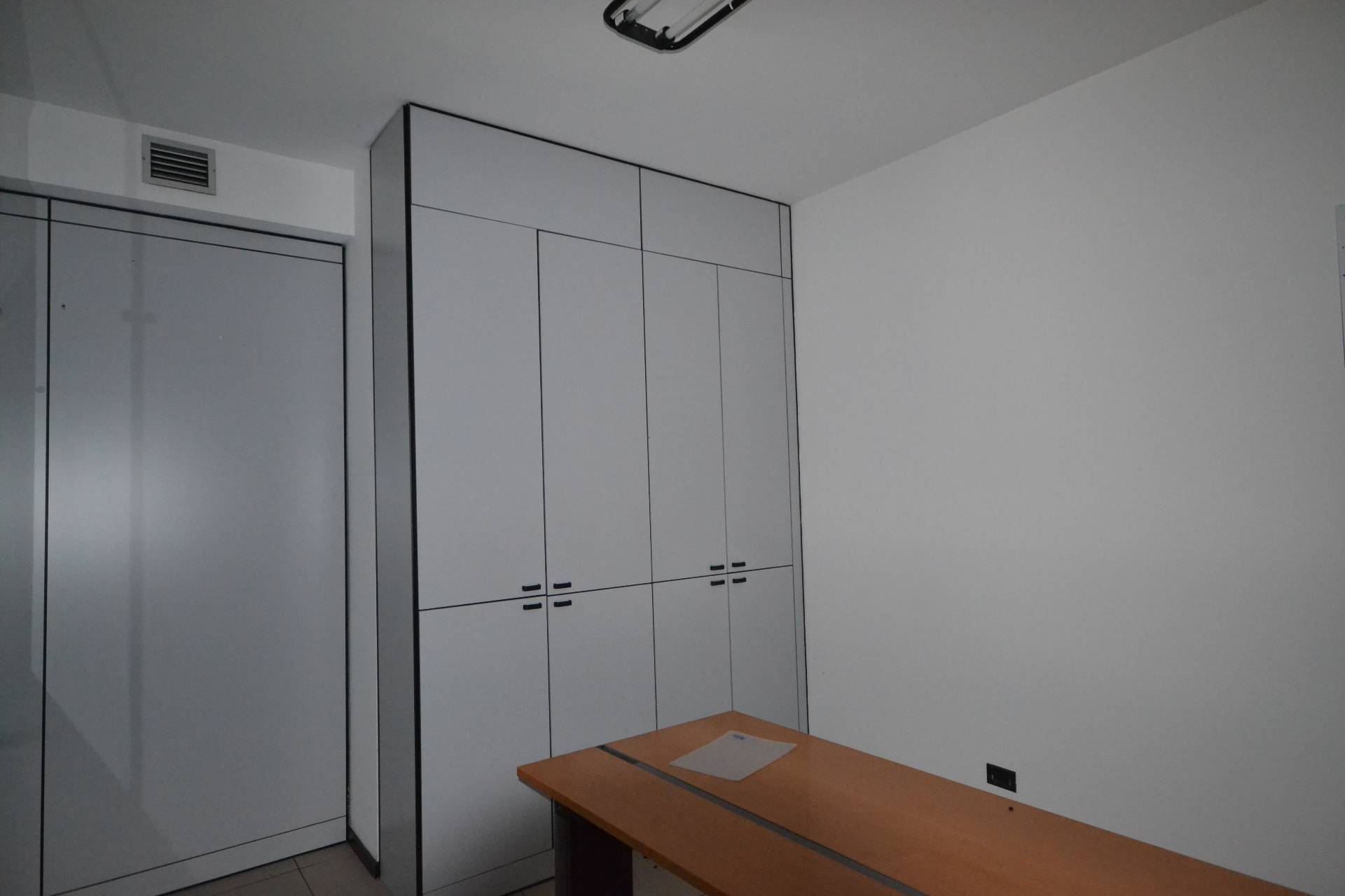 Locale commerciale in affitto a Monfumo, Castelli