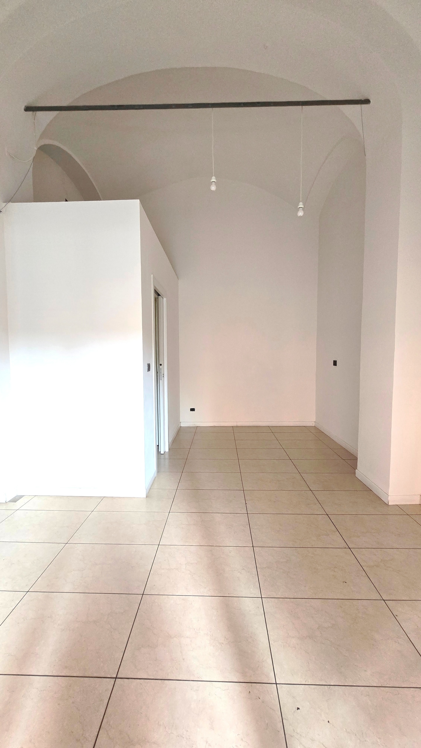 Locale commerciale in affitto a Bologna