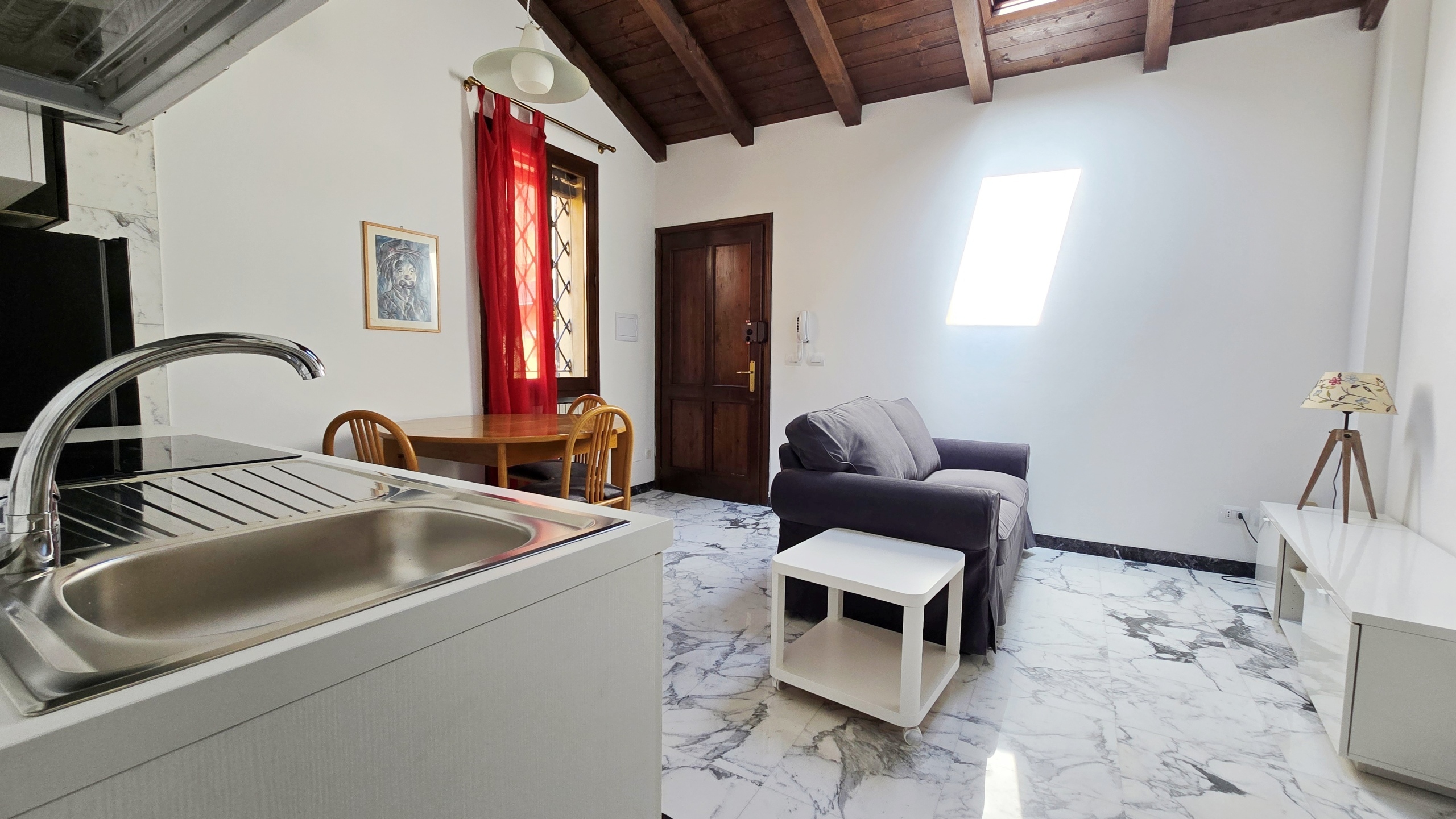 Bilocale con terrazzo a Bologna