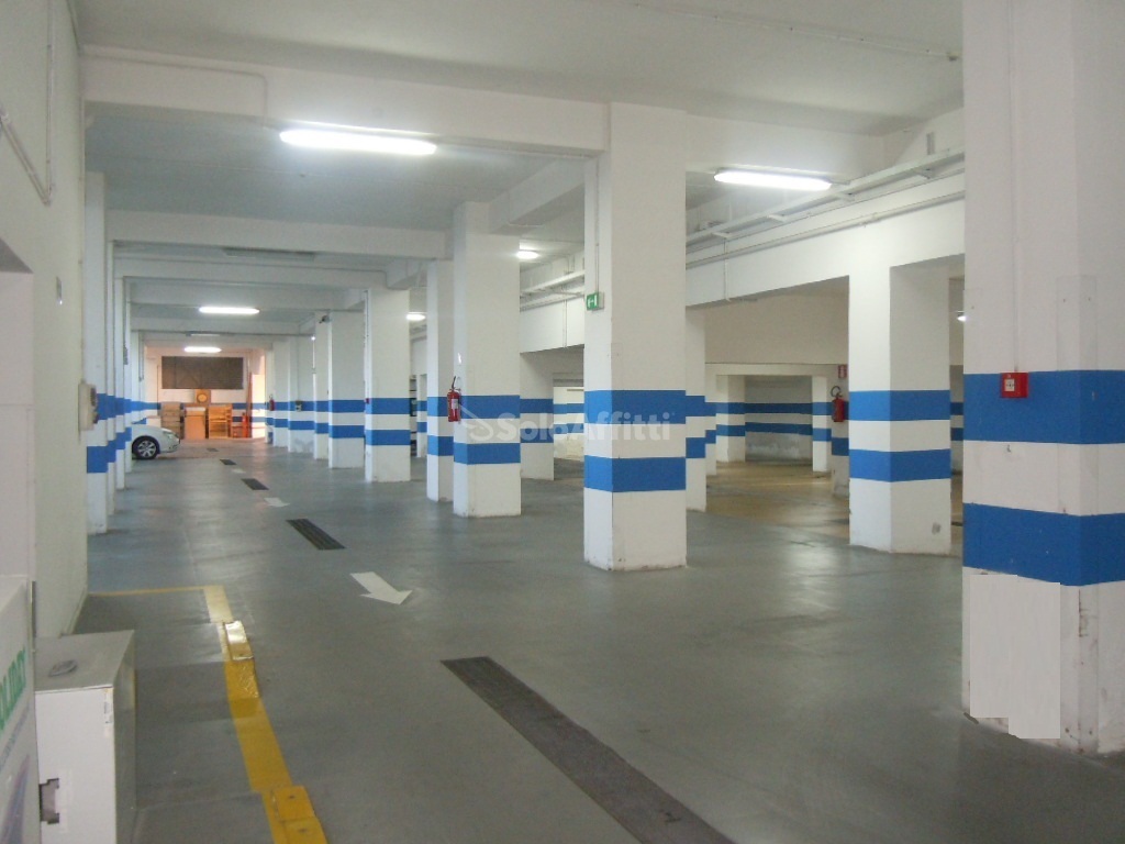 Locale commerciale in affitto, Catanzaro lido corso
