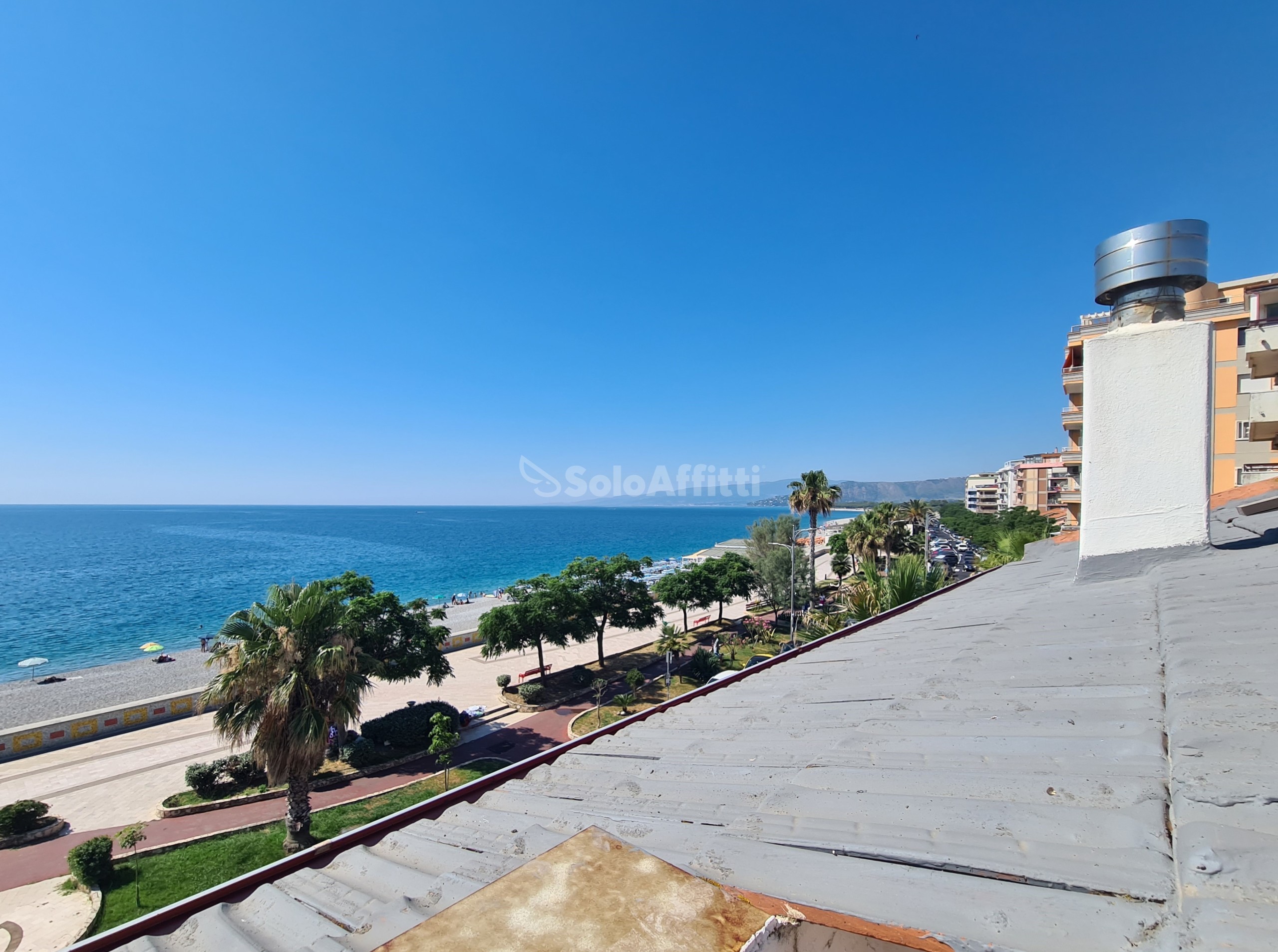 Mansarda con terrazzo, Catanzaro lido lungomare