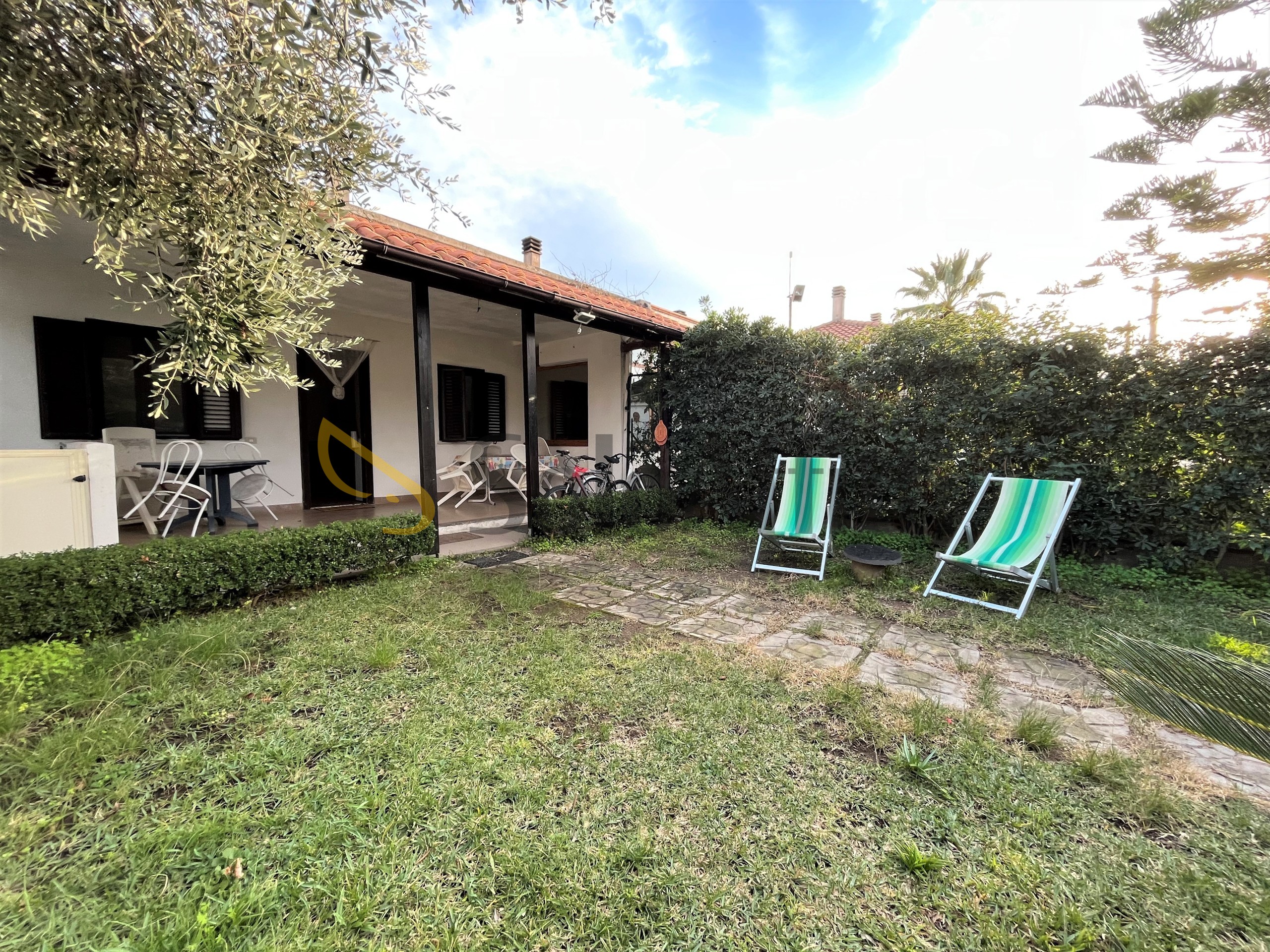 Casa indipendente con giardino a Borgia