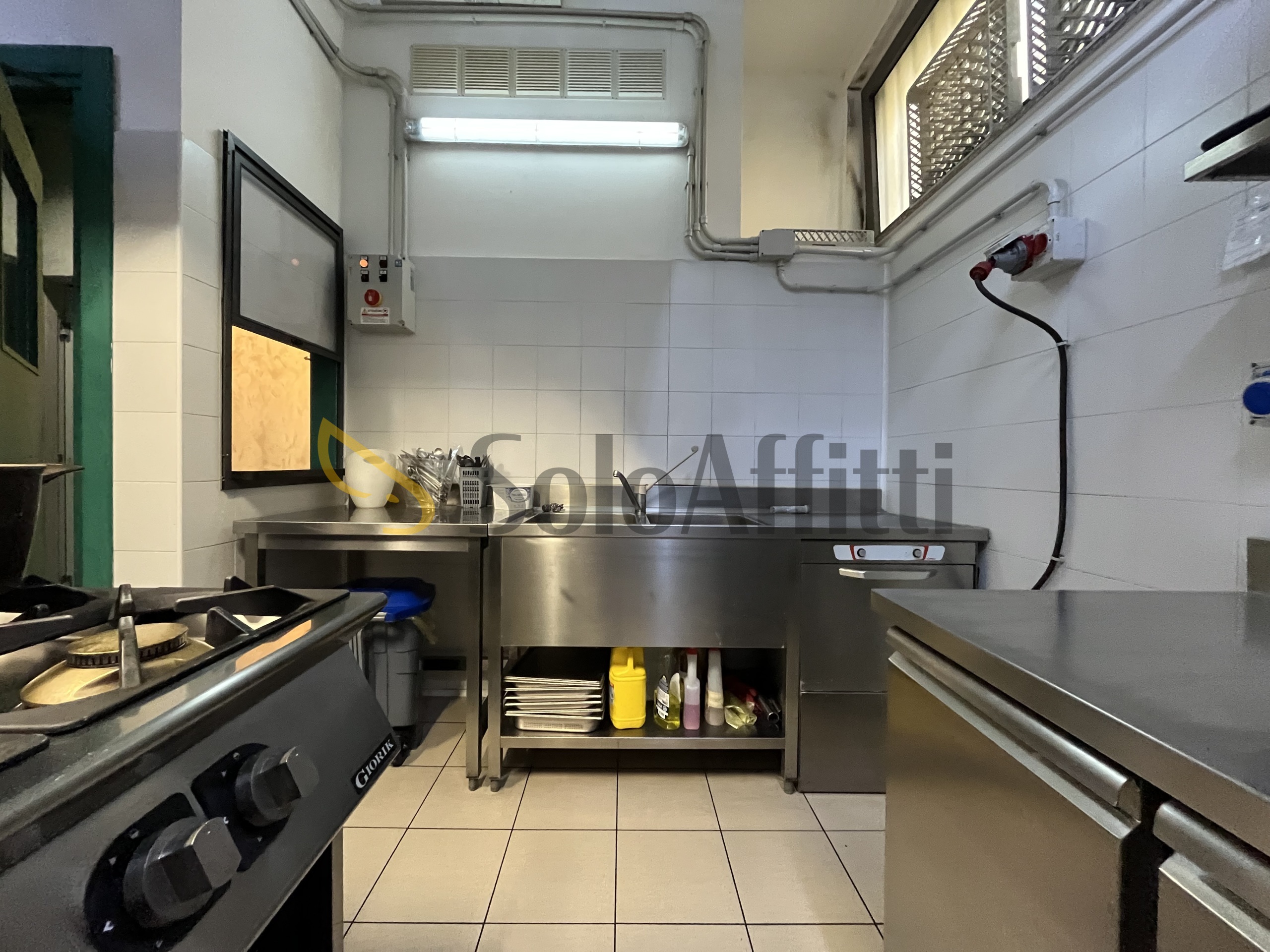 Locale commerciale in affitto, Catanzaro lido corso