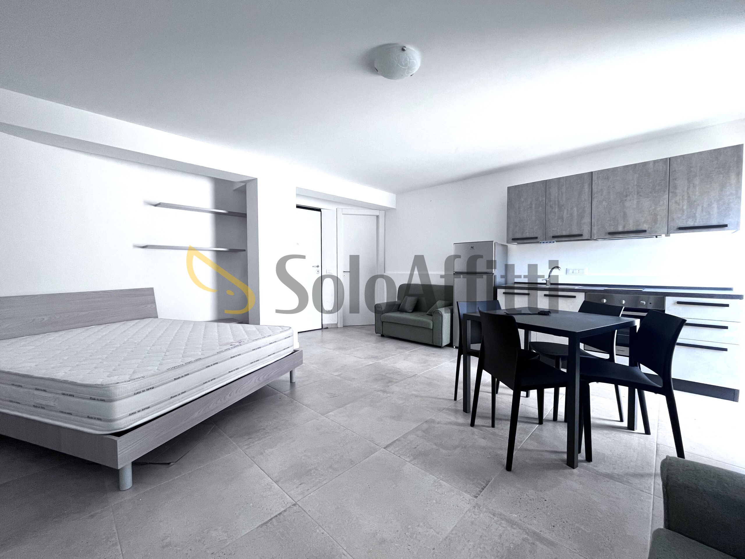 Monolocale con giardino, Catanzaro lido giovino