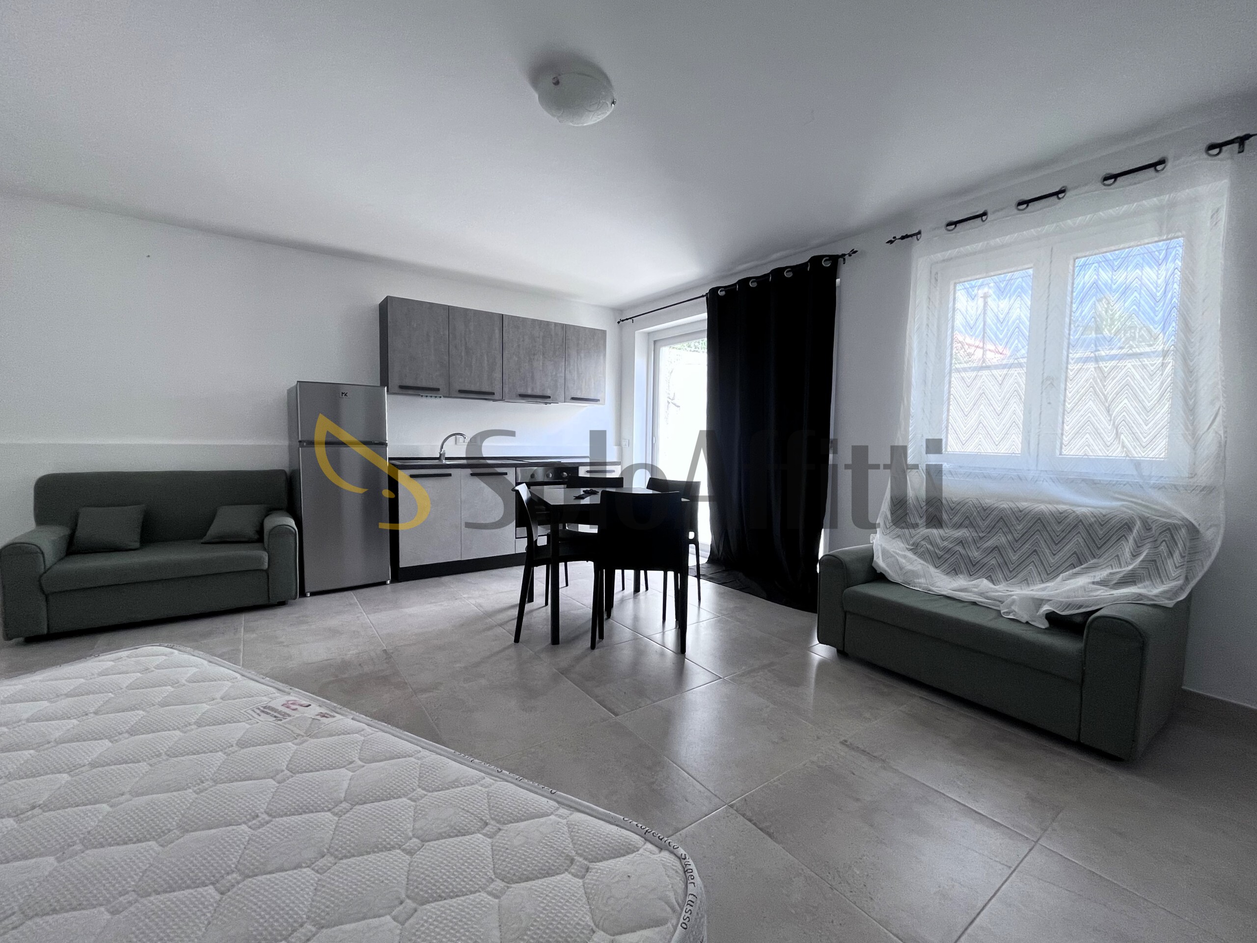 Monolocale con giardino, Catanzaro lido giovino