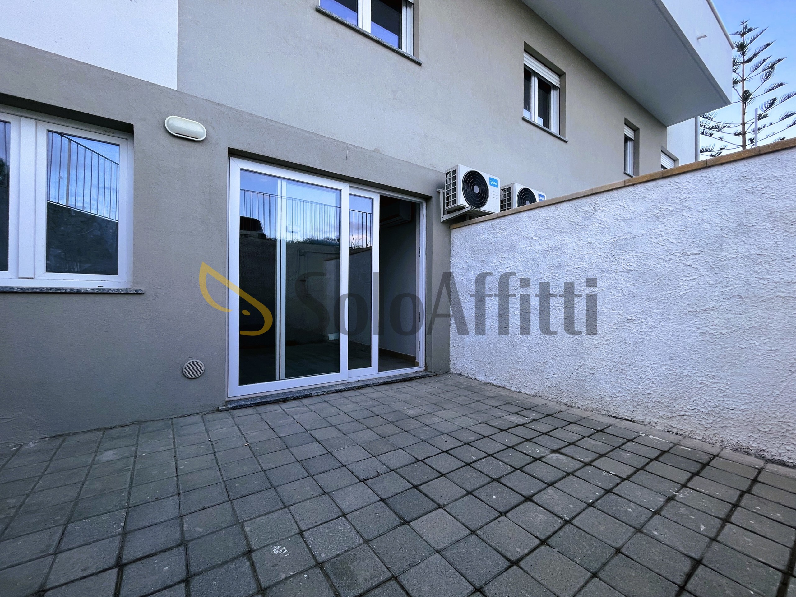 Monolocale con giardino, Catanzaro lido giovino