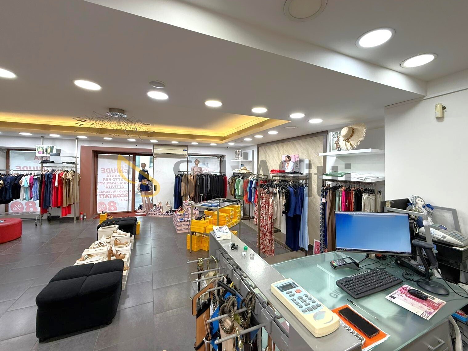 Locale commerciale in affitto, Catanzaro lido corso