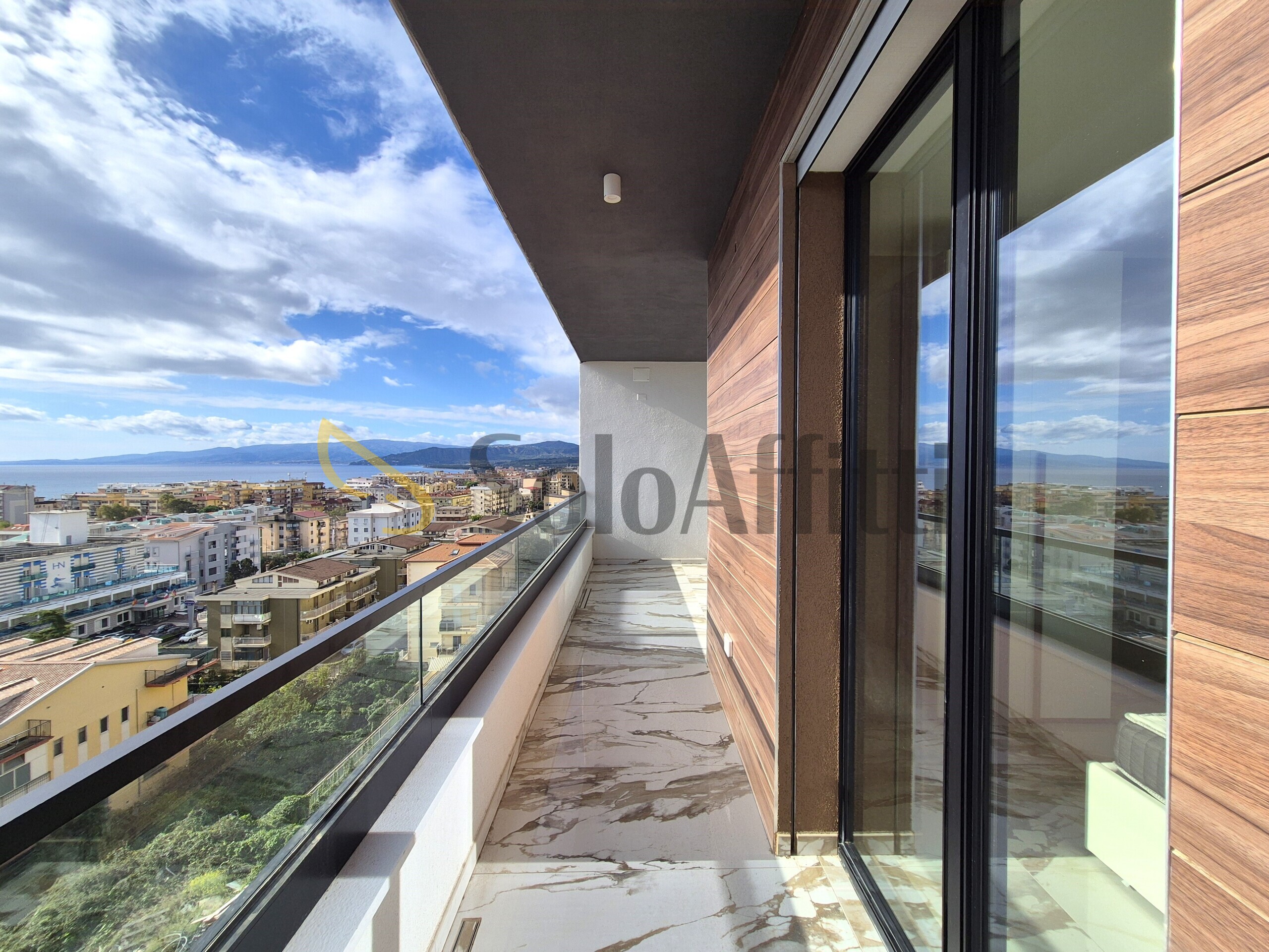 Quadrilocale con terrazzo, Catanzaro lido casciolino