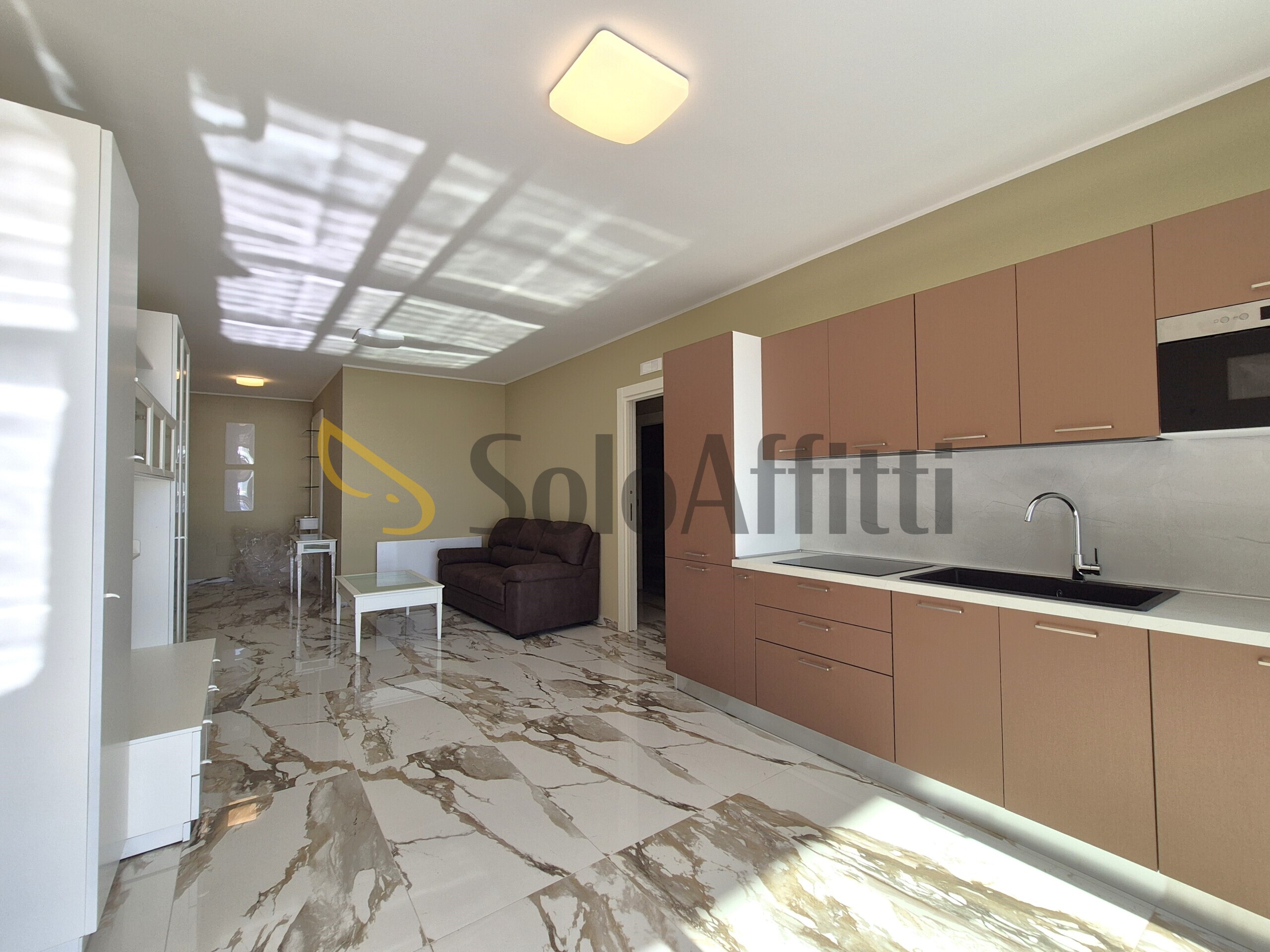 Quadrilocale con terrazzo, Catanzaro lido casciolino