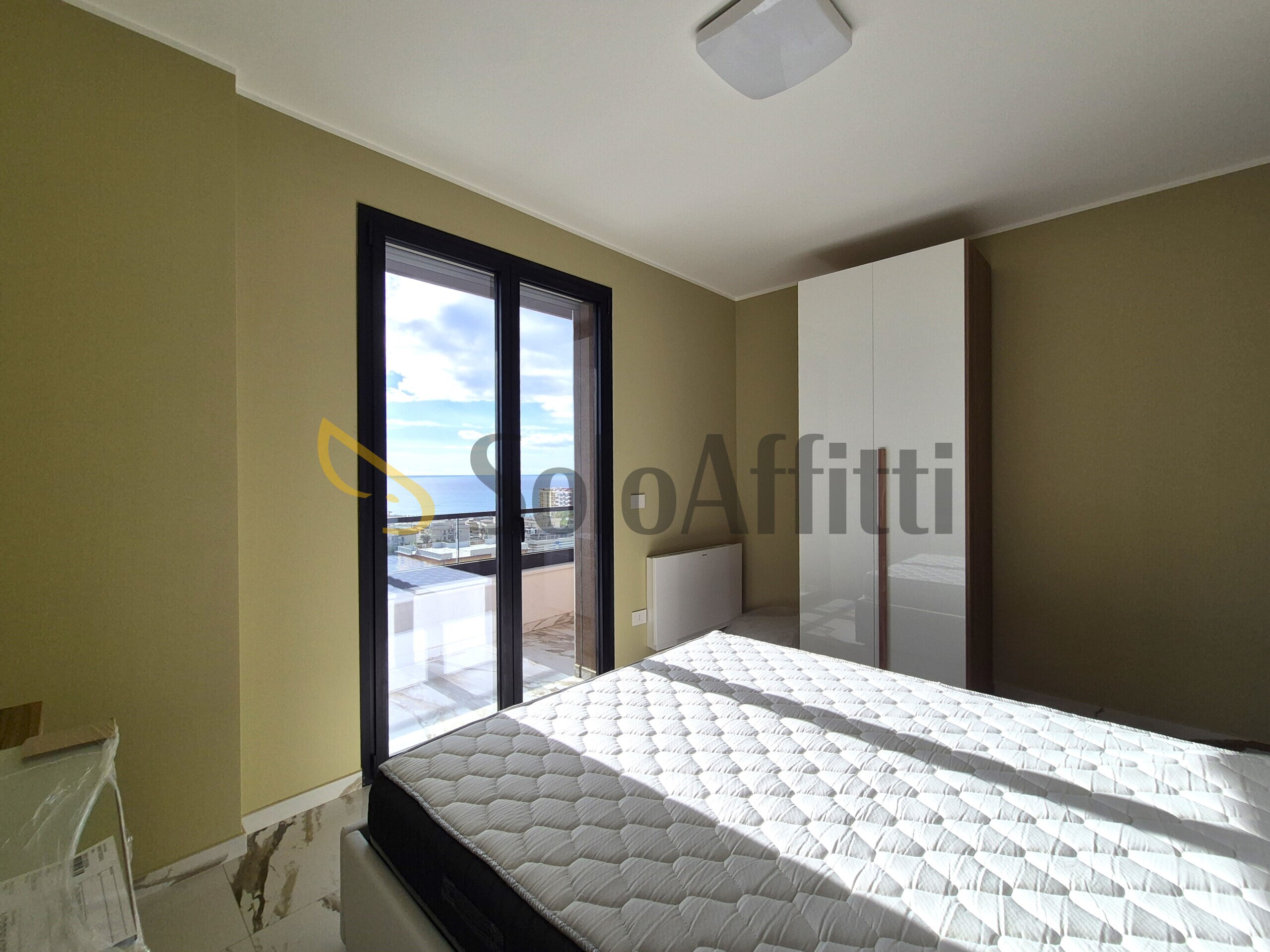 Quadrilocale con terrazzo, Catanzaro lido casciolino