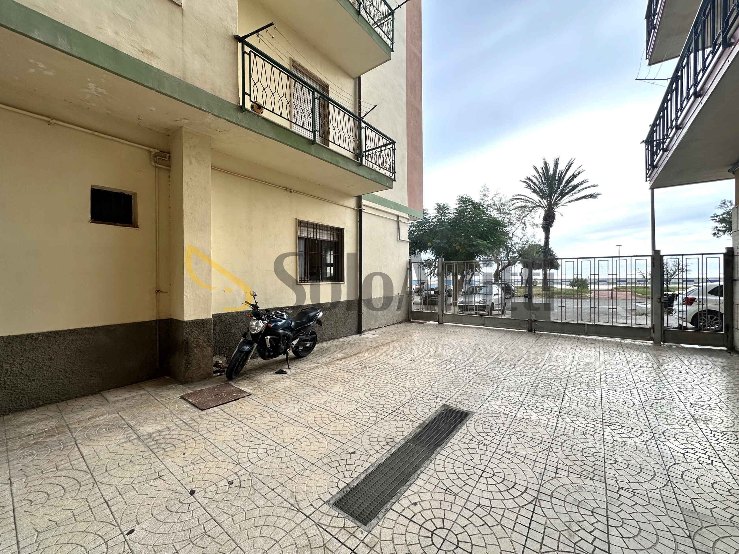 Locale commerciale in affitto in via lungomare stefano pugliese 31, Catanzaro