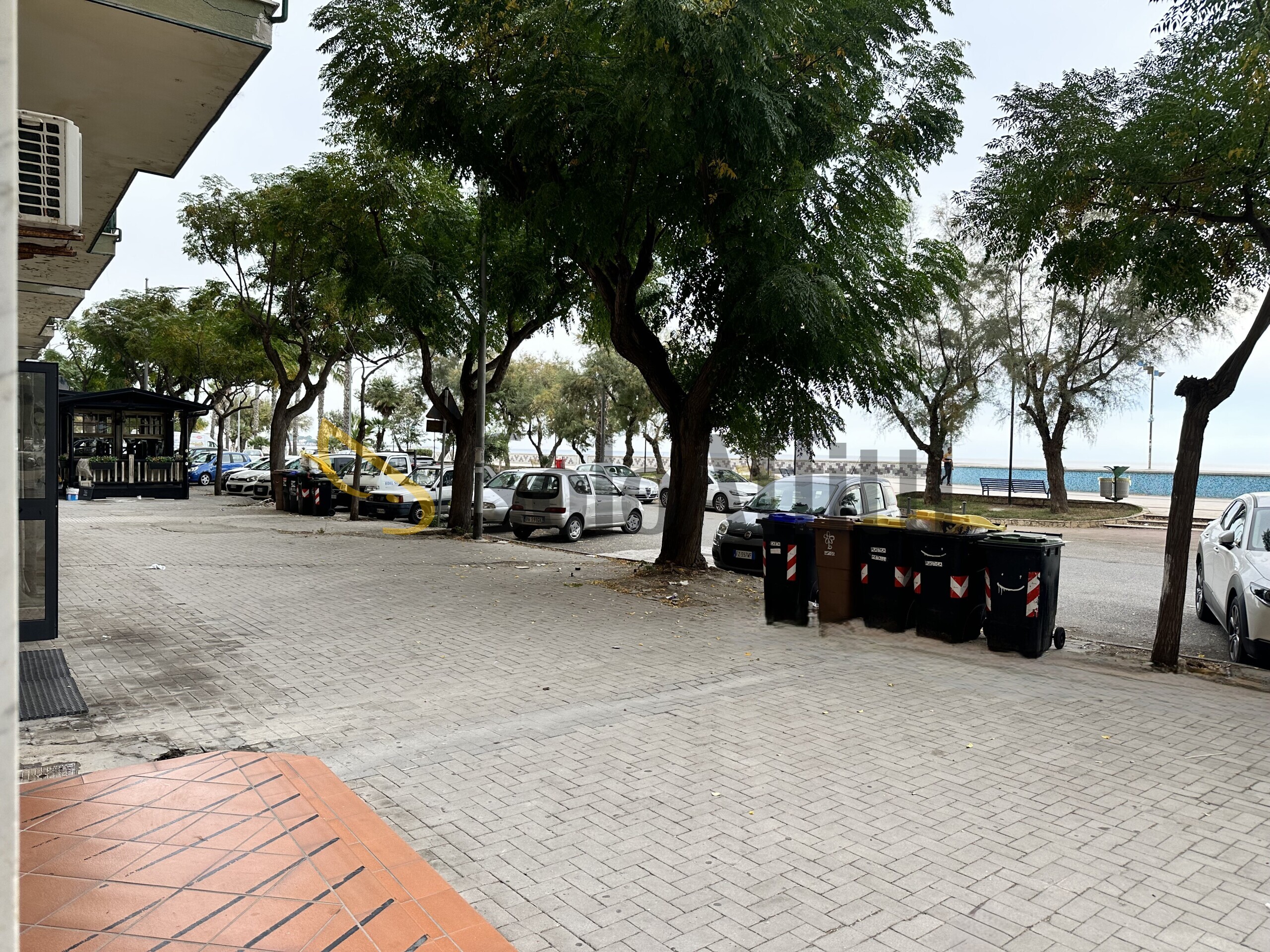 Locale commerciale in affitto in via lungomare stefano pugliese 31, Catanzaro