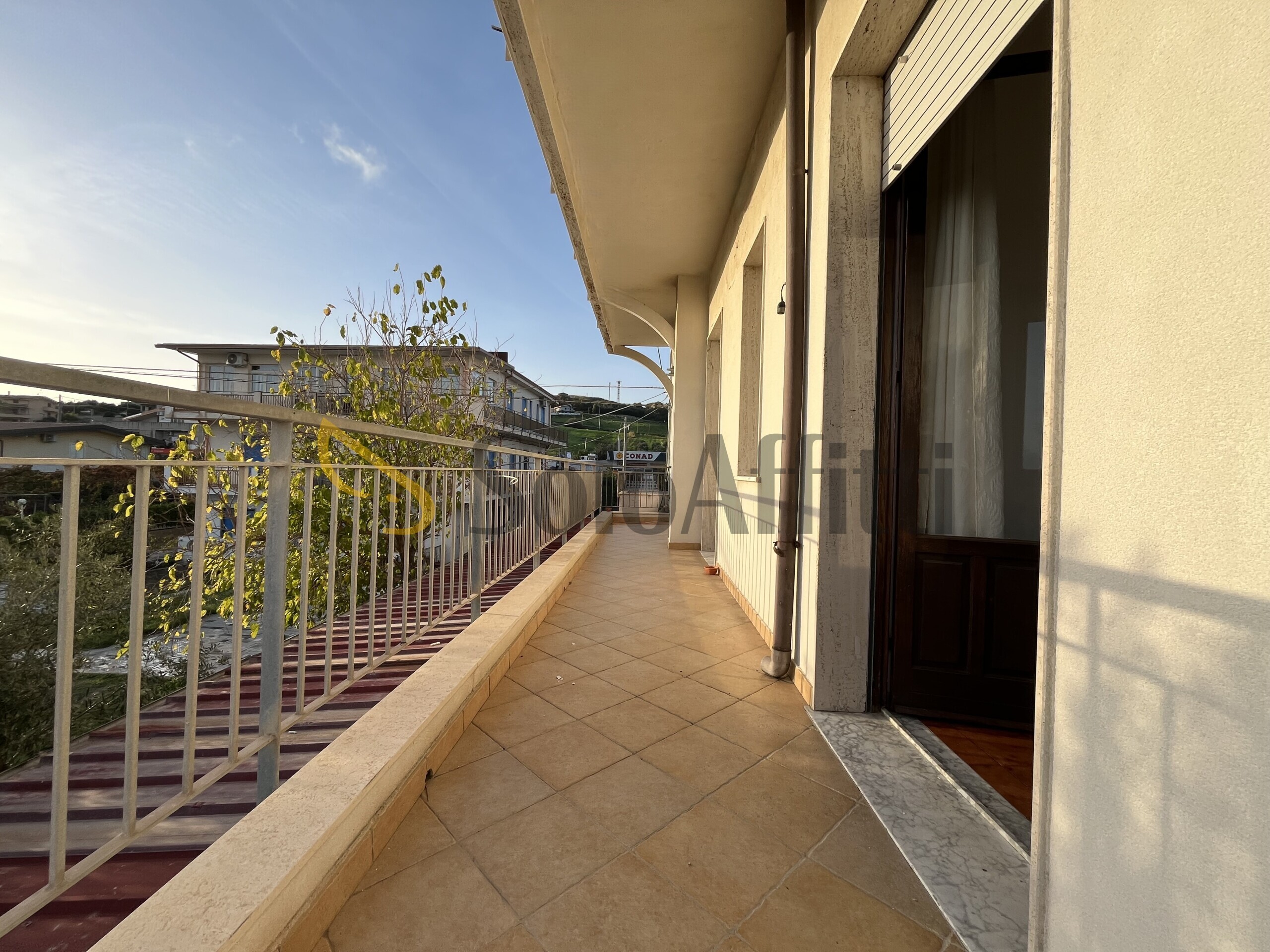 Bilocale con giardino in via nazionale 152, Riace